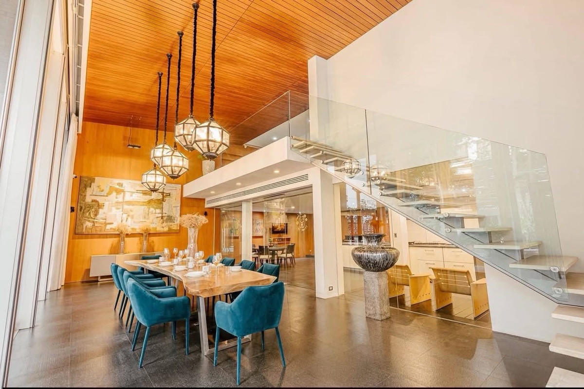 For RentHouseSukhumvit, Asoke, Thonglor : Luxury Private Pool House for Rent in Sukhumvit Near BTS Asok and BTS Phrom Phong Large Land Plot 300 sq.w