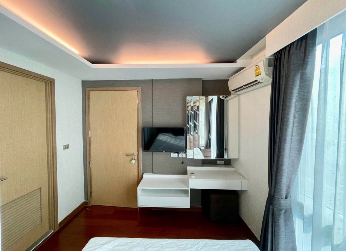 ให้เช่าคอนโดนานา : 🏢 ให้เช่า / ขาย คอนโด Interlux Premier Sukhumvit 13
(D6902029) 
ทำเลทอง อโศก – นานา ใจกลางสุขุมวิท ใกล้แหล่งไลฟ์สไตล์และย่านธุรกิจ
💰 ราคาขาย 7,200,000 บาท
💰 ราคาเช่า 30,000 บาท / เดือน 