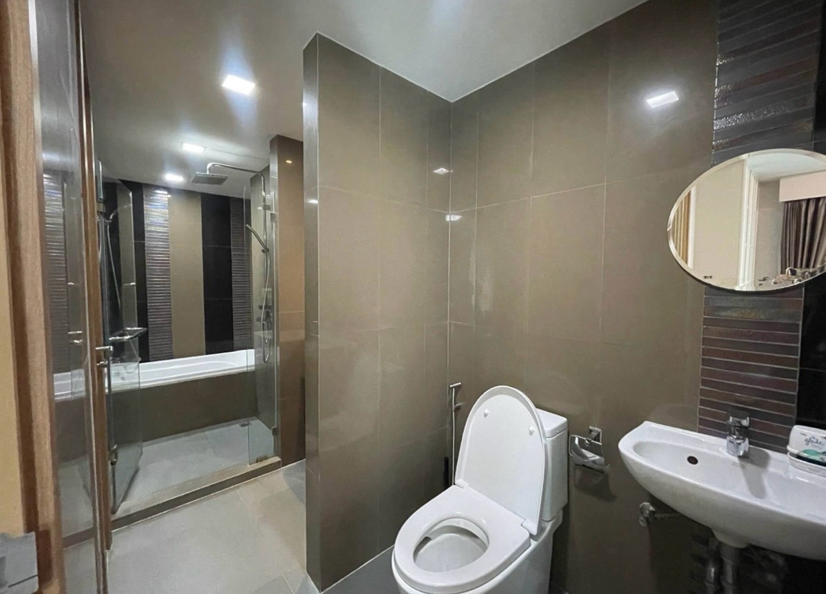 ให้เช่าคอนโดนานา : 🏢 ให้เช่า / ขาย คอนโด Interlux Premier Sukhumvit 13
(D6902029) 
ทำเลทอง อโศก – นานา ใจกลางสุขุมวิท ใกล้แหล่งไลฟ์สไตล์และย่านธุรกิจ
💰 ราคาขาย 7,200,000 บาท
💰 ราคาเช่า 30,000 บาท / เดือน 