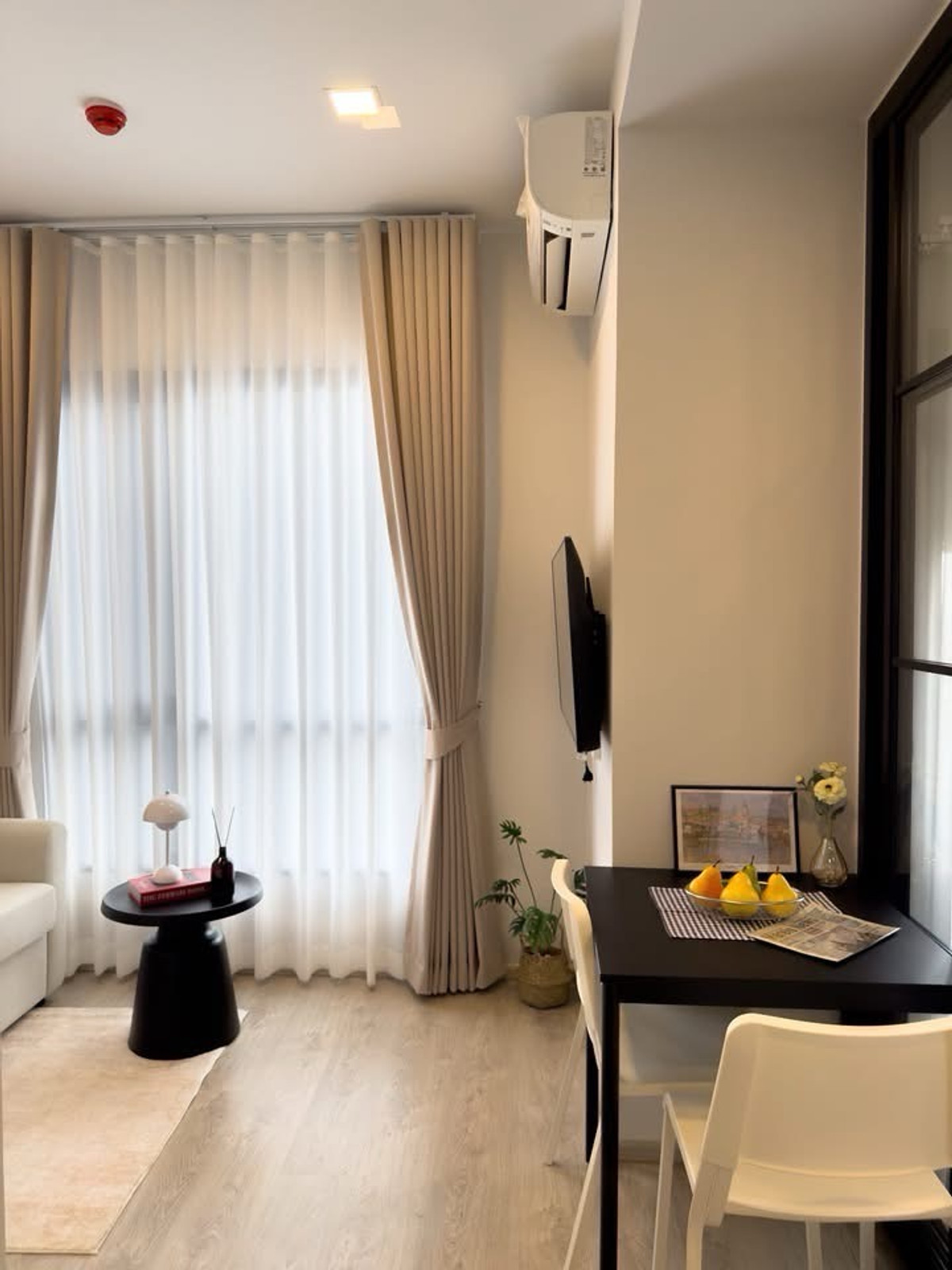 ให้เช่าคอนโดพระราม 9 เพชรบุรีตัดใหม่ RCA : 🏢 ให้เช่า The Tree Pattanakarn – Ekkamai (เดอะ ทรี พัฒนาการ – เอกมัย)
(F6902033) 
✨ ห้องใหม่แกะกล่อง พร้อมเข้าอยู่ ทำเลใกล้เอกมัย – ทองหล่อ

💰 ค่าเช่า 15,500 บาท / เดือน