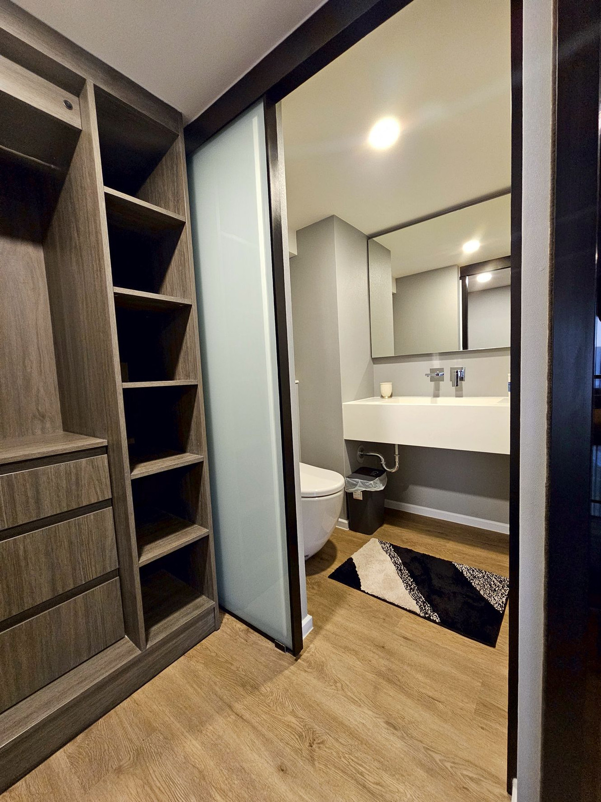 For SaleCondoRama9, Petchburi, RCA : *FOR SALE* LANDMARK at MRTA station (Siamese Rama9)