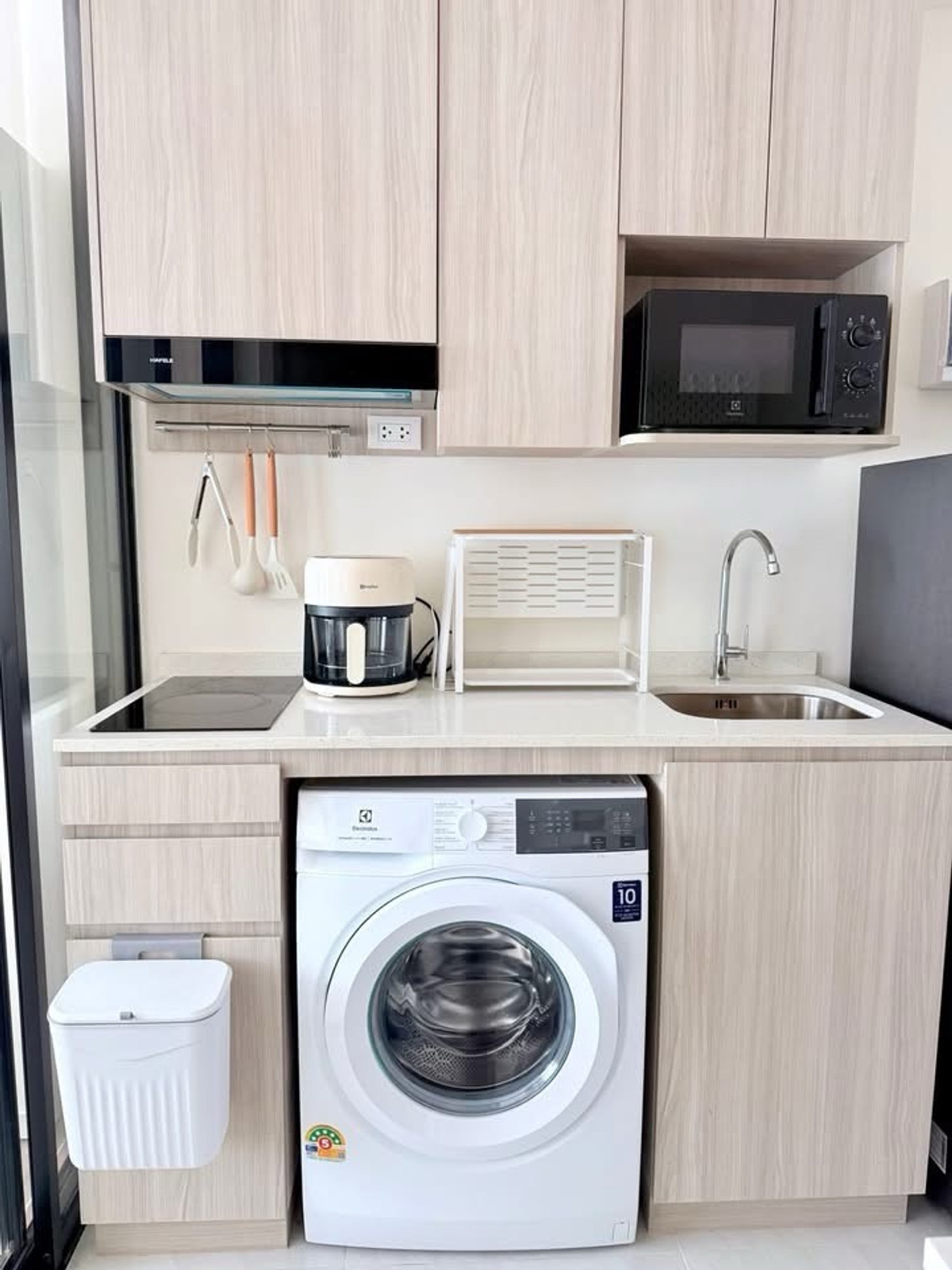 For RentCondoOnnut, Udomsuk : Rent 15,000 baht / month