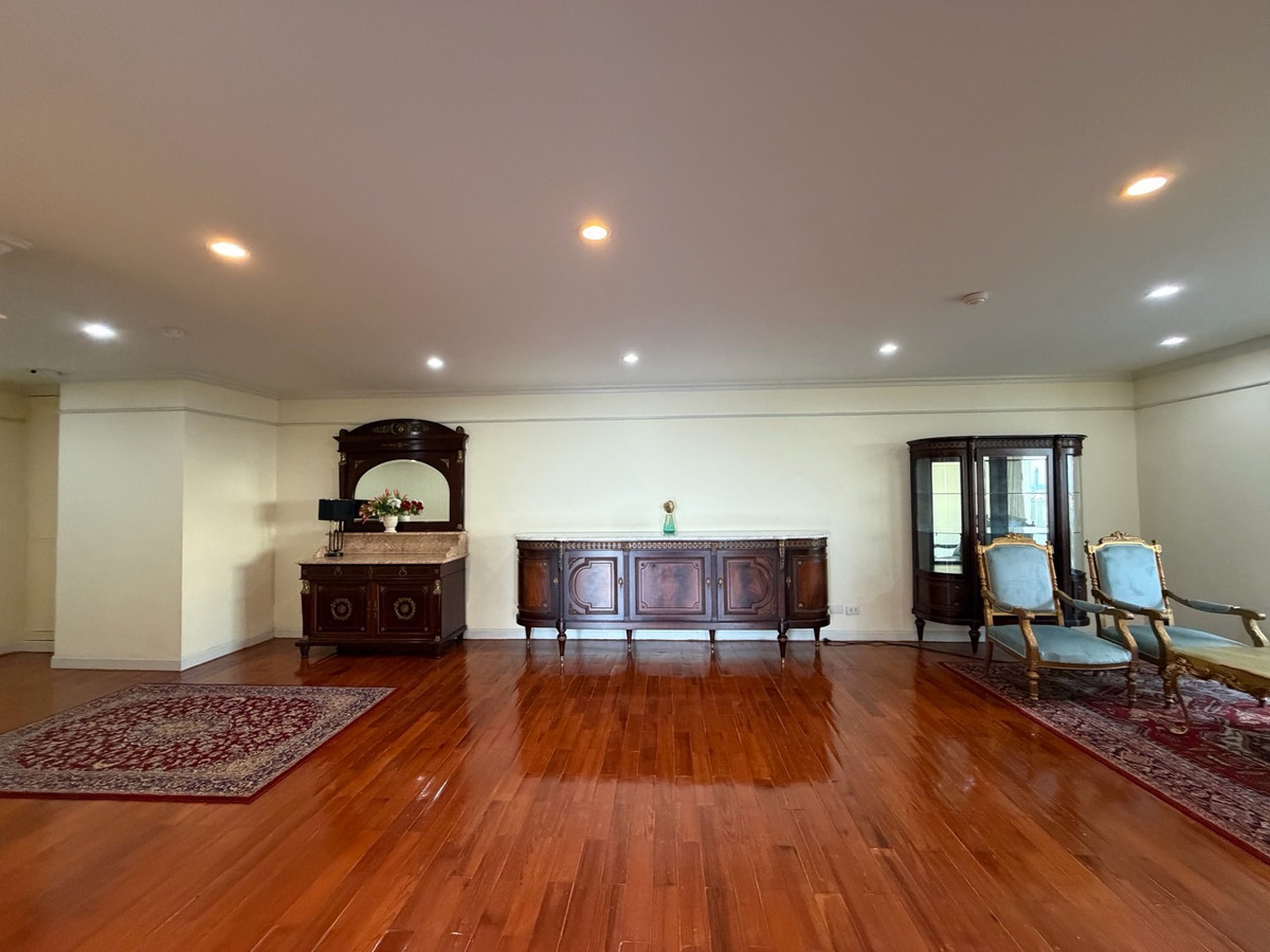 ขายคอนโดพัฒนาการ ศรีนครินทร์ : ฟลอร่าวิลล์ พัฒนาการ คอนโดห้องมุม 122 ตร.ม. ราคาไม่ถึง 6 ล้าน ในกรุงเทพ…ยังมีอยู่จริง