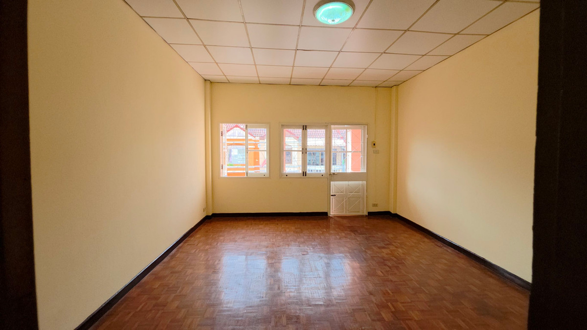 For SaleTownhomeNonthaburi, Bang Yai, Bangbuathong : 🏡 FOR SALE | Urgent sale! Newly renovated townhouse, ready to move in 📍 Nanthana Garden Village 1 (Tha It - Bang Rak Noi, Nonthaburi Province)