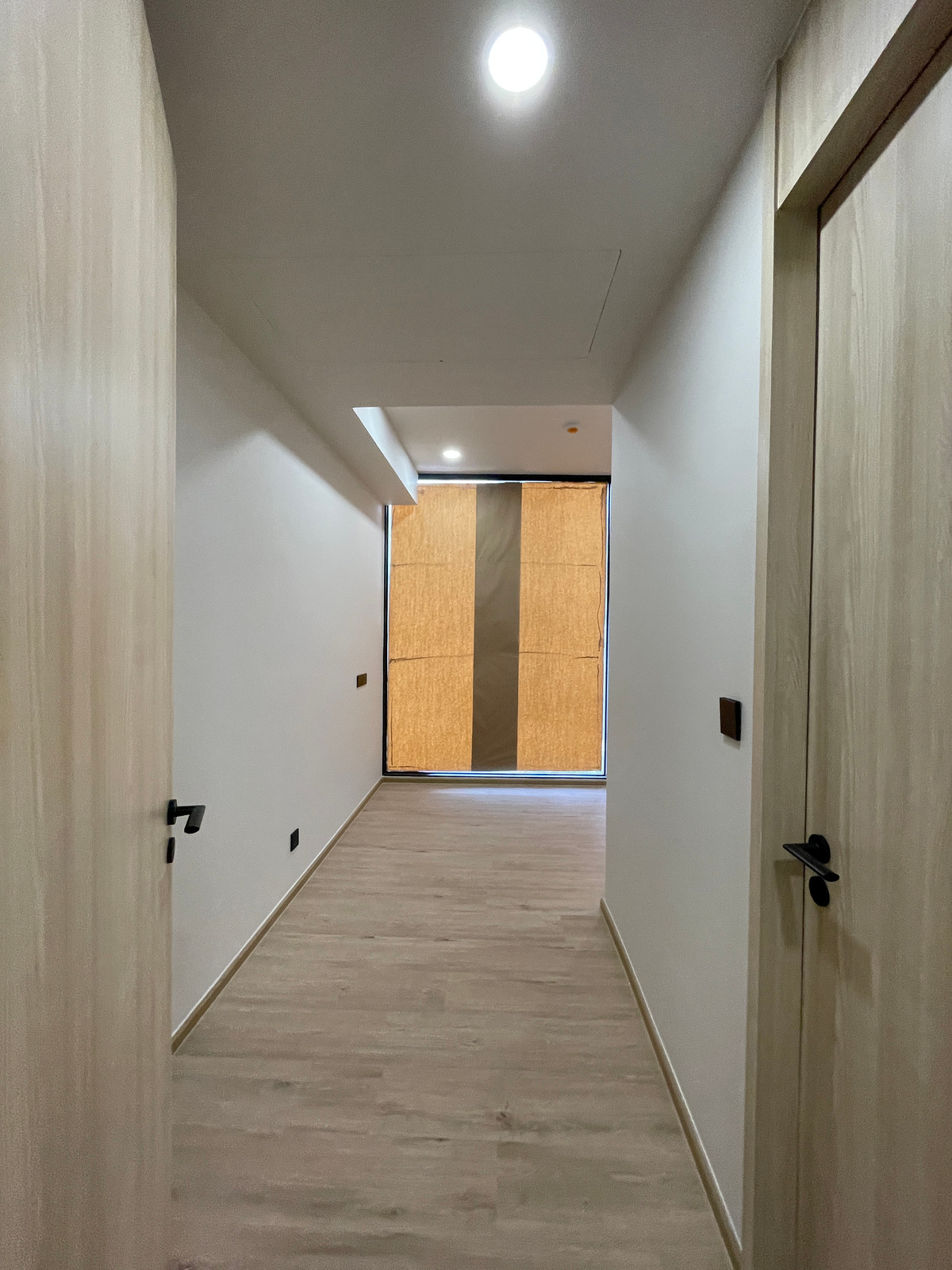 ขายคอนโดอารีย์ อนุสาวรีย์ : [ขายด่วน!] Penthouse ระดับ Rare Item ใจกลางอารีย์ @Aritier Ari | 99 ตร.ม. ที่จอดรถ 150% สัมผัสชีวิตเหนือระดับบนทำเลศักยภาพ "อารีย์สัมพันธ์ 7" ในราคาที่คุ้มค่าที่สุด!