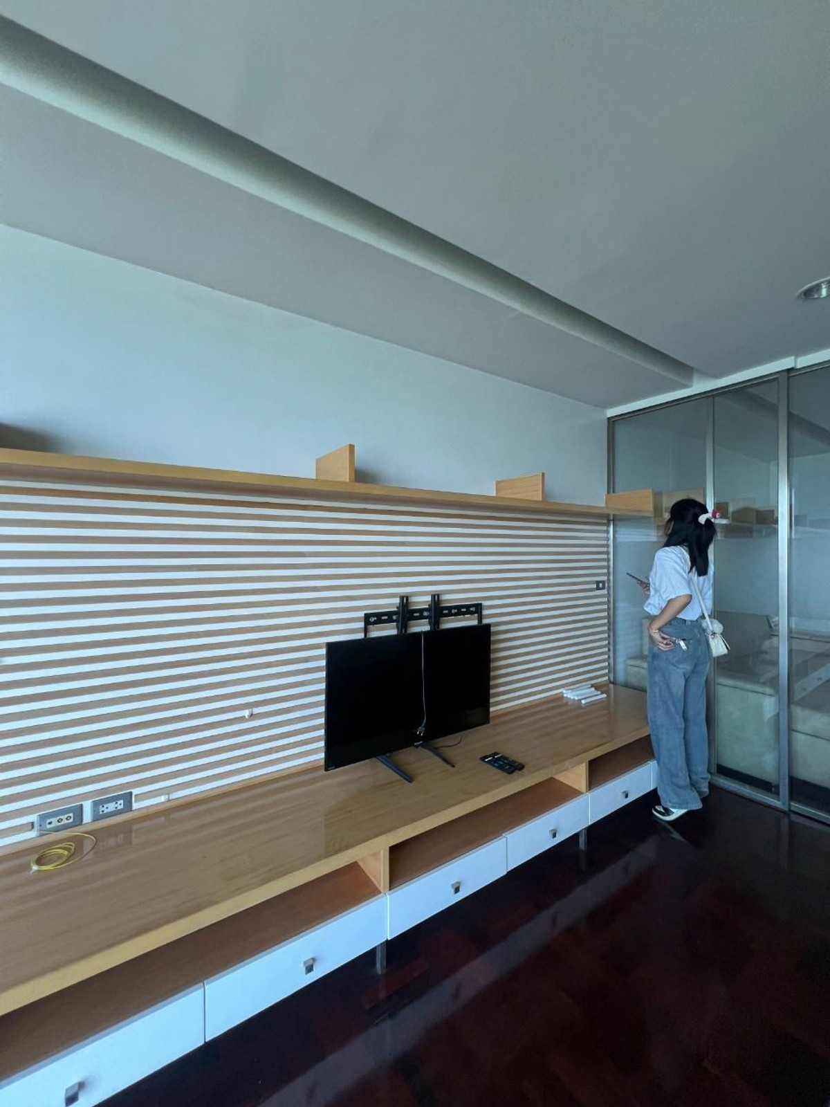 For RentCondoBangna, Bearing, Lasalle : NS Tower 128 sq.m. Please add LINE ID @806qphgn o8415o5483