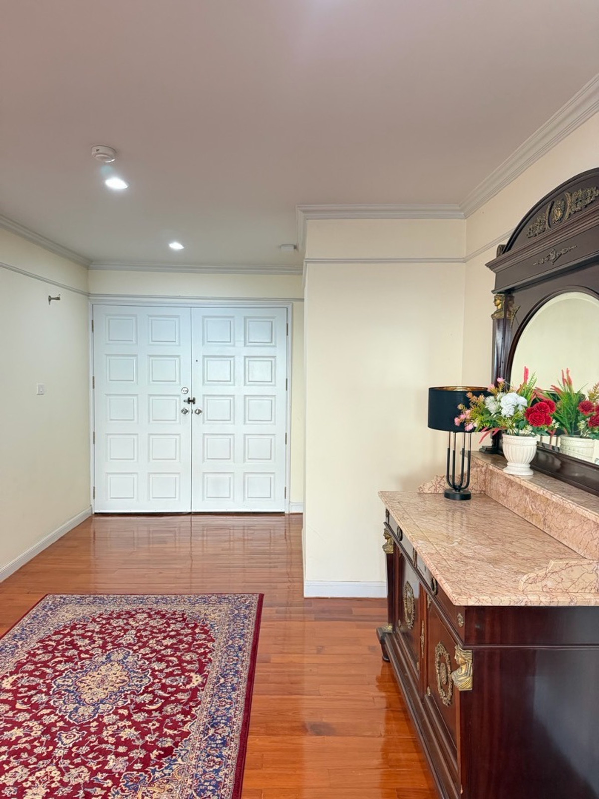 ขายคอนโดพัฒนาการ ศรีนครินทร์ : ฟลอร่าวิลล์ พัฒนาการ คอนโดห้องมุม 122 ตร.ม. ราคาไม่ถึง 6 ล้าน ในกรุงเทพ…ยังมีอยู่จริง