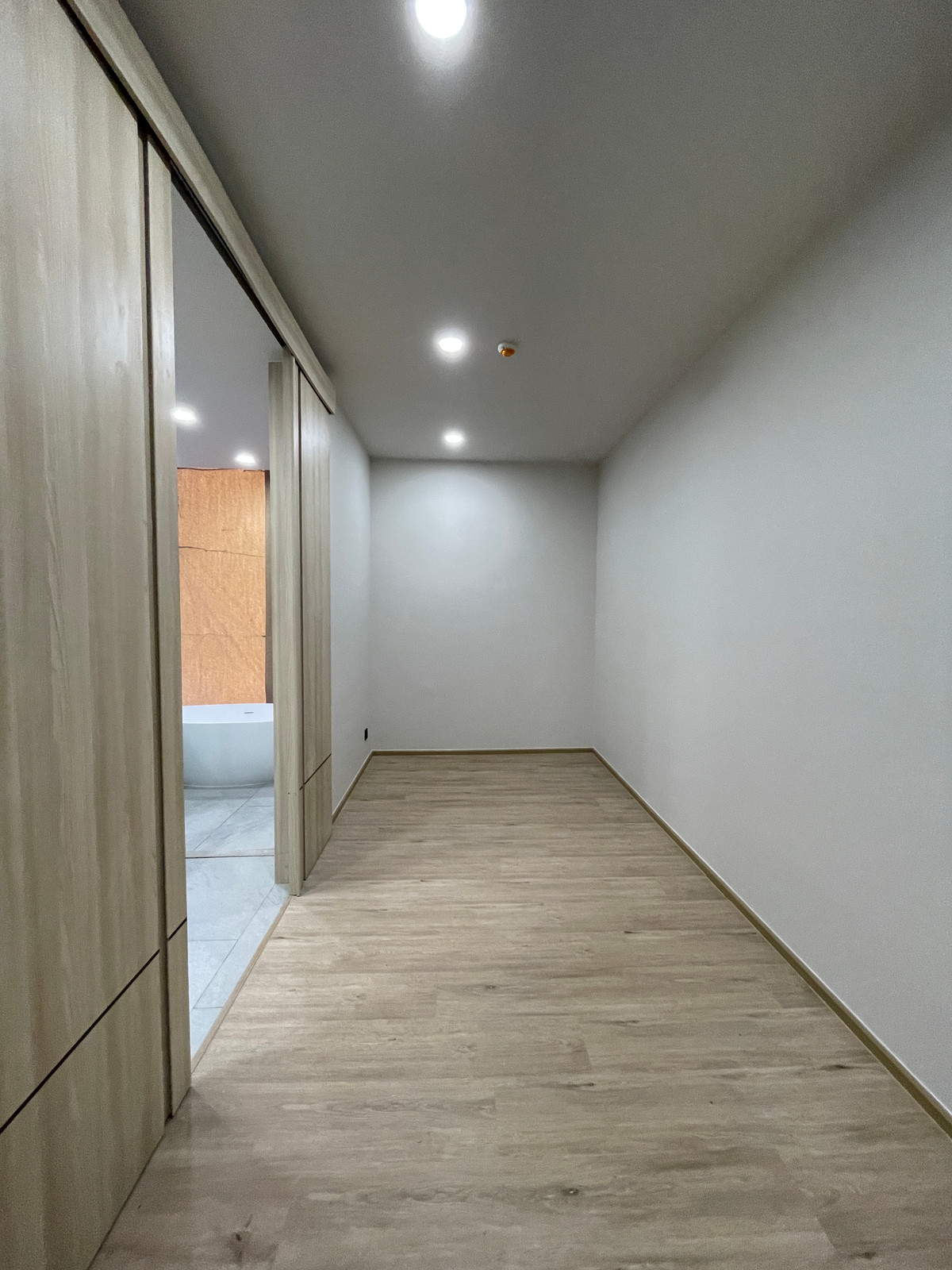 ขายคอนโดอารีย์ อนุสาวรีย์ : [ขายด่วน!] Penthouse ระดับ Rare Item ใจกลางอารีย์ @Aritier Ari | 99 ตร.ม. ที่จอดรถ 150% สัมผัสชีวิตเหนือระดับบนทำเลศักยภาพ "อารีย์สัมพันธ์ 7" ในราคาที่คุ้มค่าที่สุด!