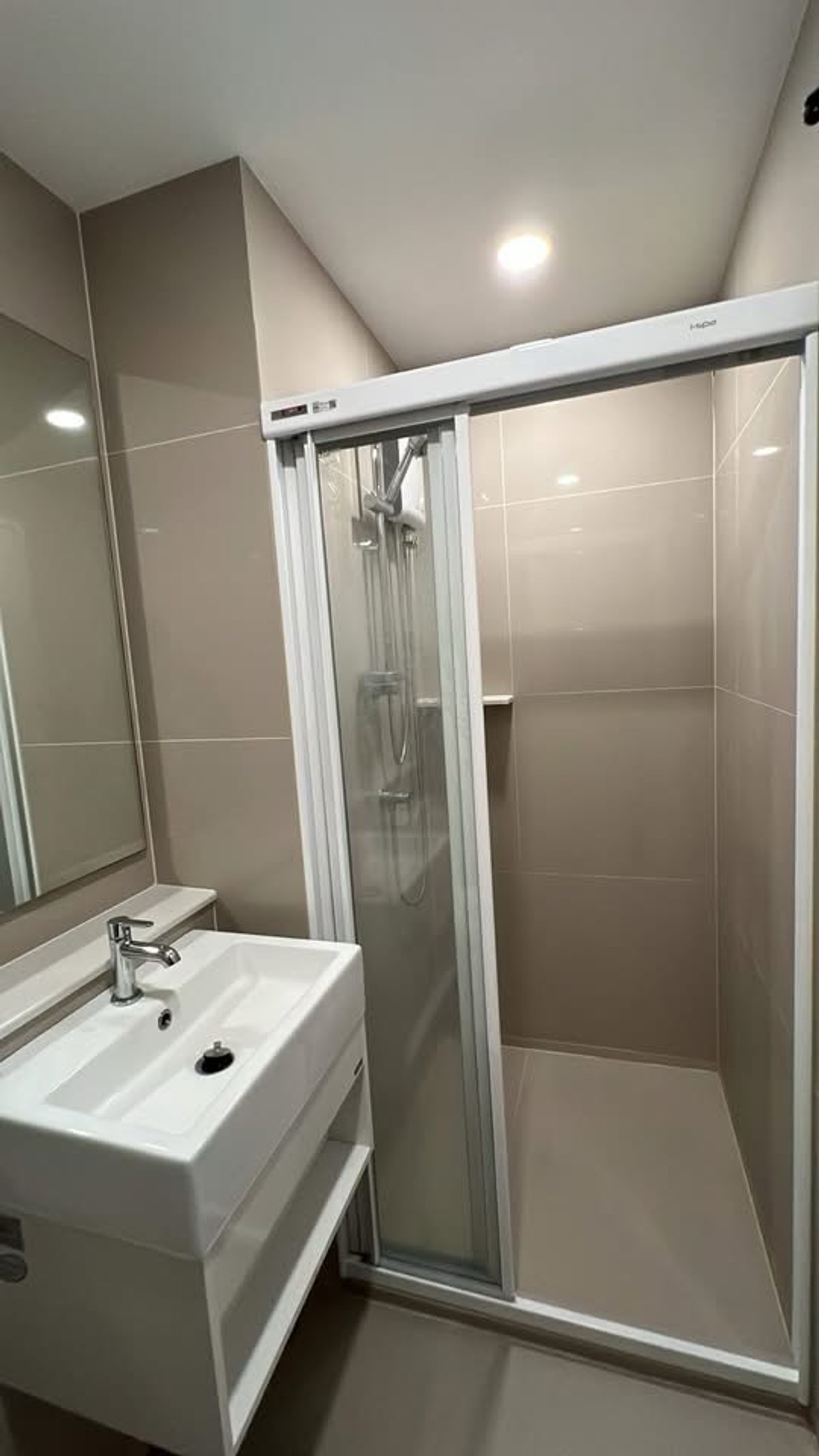 ให้เช่าคอนโดสะพานควาย จตุจักร : 🏢 ขาย / ให้เช่าด่วน คอนโด Denim จตุจักร (High Rise)
(C6902011) 
✨ ห้องใหม่ ตกแต่งเรียบหรู พร้อมส่วนกลางครบครัน ทำเลศักยภาพใจกลางเมือง
 23,000 บาท / เดือน 