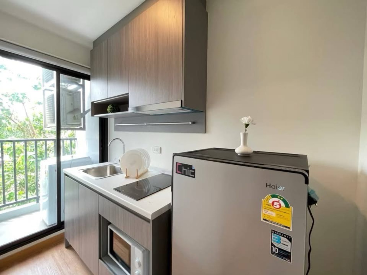 For RentCondoNawamin, Ramindra : 🏢 Magnix Ramintra 21 (Magnix Ramintra 21)
✨ The room is decorated and ready to move in. Near the Pink Line MRT

🚆 Near MRT Pink Line, Lat Pla Khao Station, only 300 meters.

💰 Rental price 12,000 baht / month