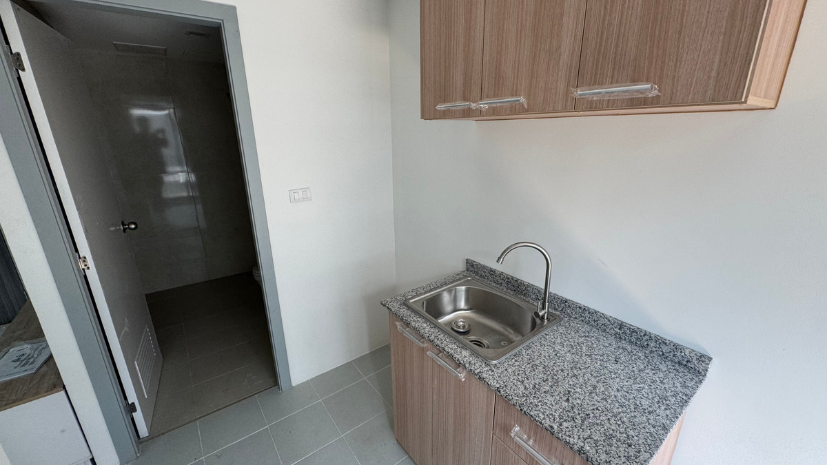 ให้เช่าคอนโดแจ้งวัฒนะ เมืองทอง : ให้เช่าคอนโด พร้อมเข้าอยู่ทันที The Midtown Chaengwattana 30 ตรม. เฟอร์+เครื่องใช้ไฟฟ้าเลือกได้ Line @bzprOperty