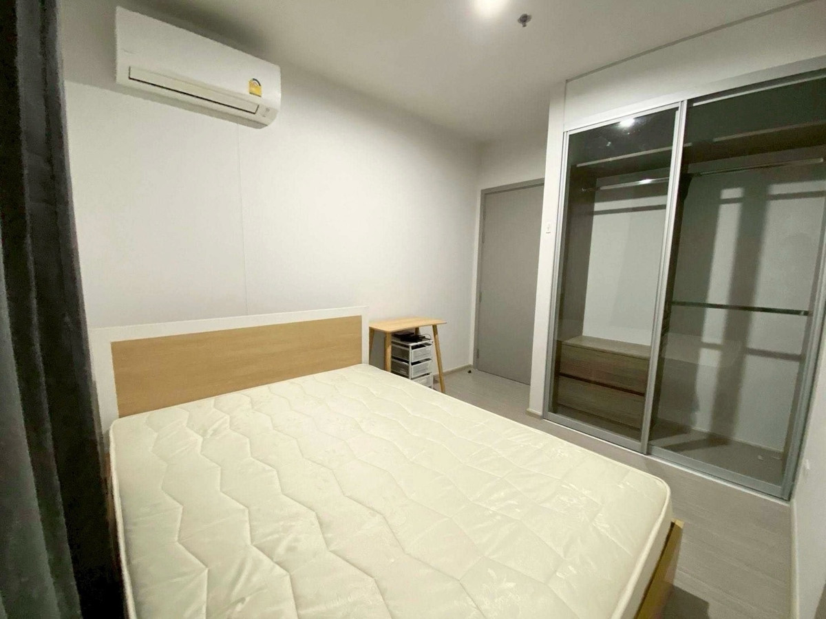 For RentCondoBang kae, Phetkasem : 💙@condocurator 💙 For rent The Parkland Phetkasem 56, fully furnished. There is a washing machine [PM1122]