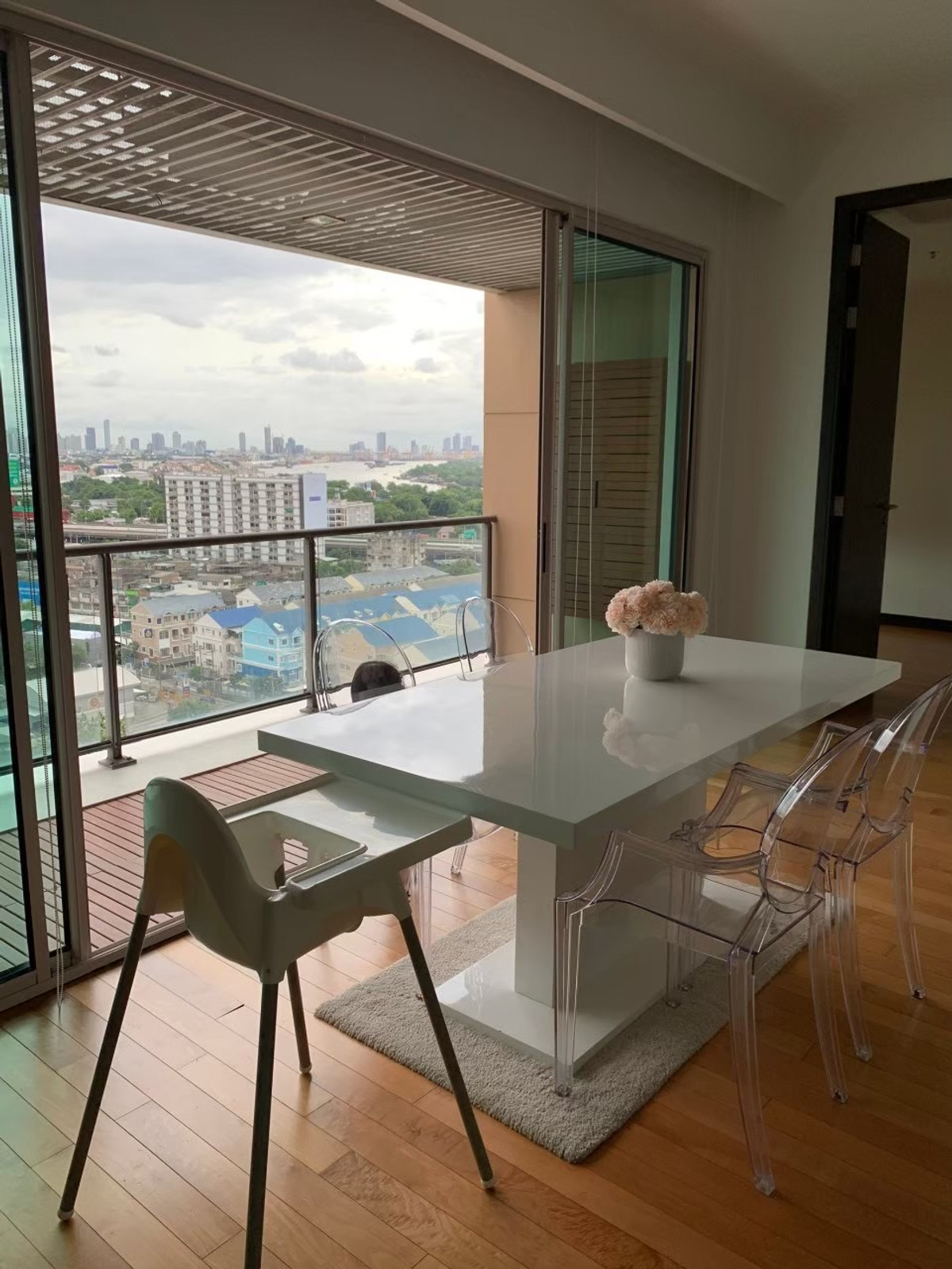 For SaleCondoSathorn, Narathiwat : ✨The Lofts Yennakart✨2 beds 2 baths, Size 92 sqm., near BTS / MRT Khlong Toei (2.4 km) Tel.0982645161 