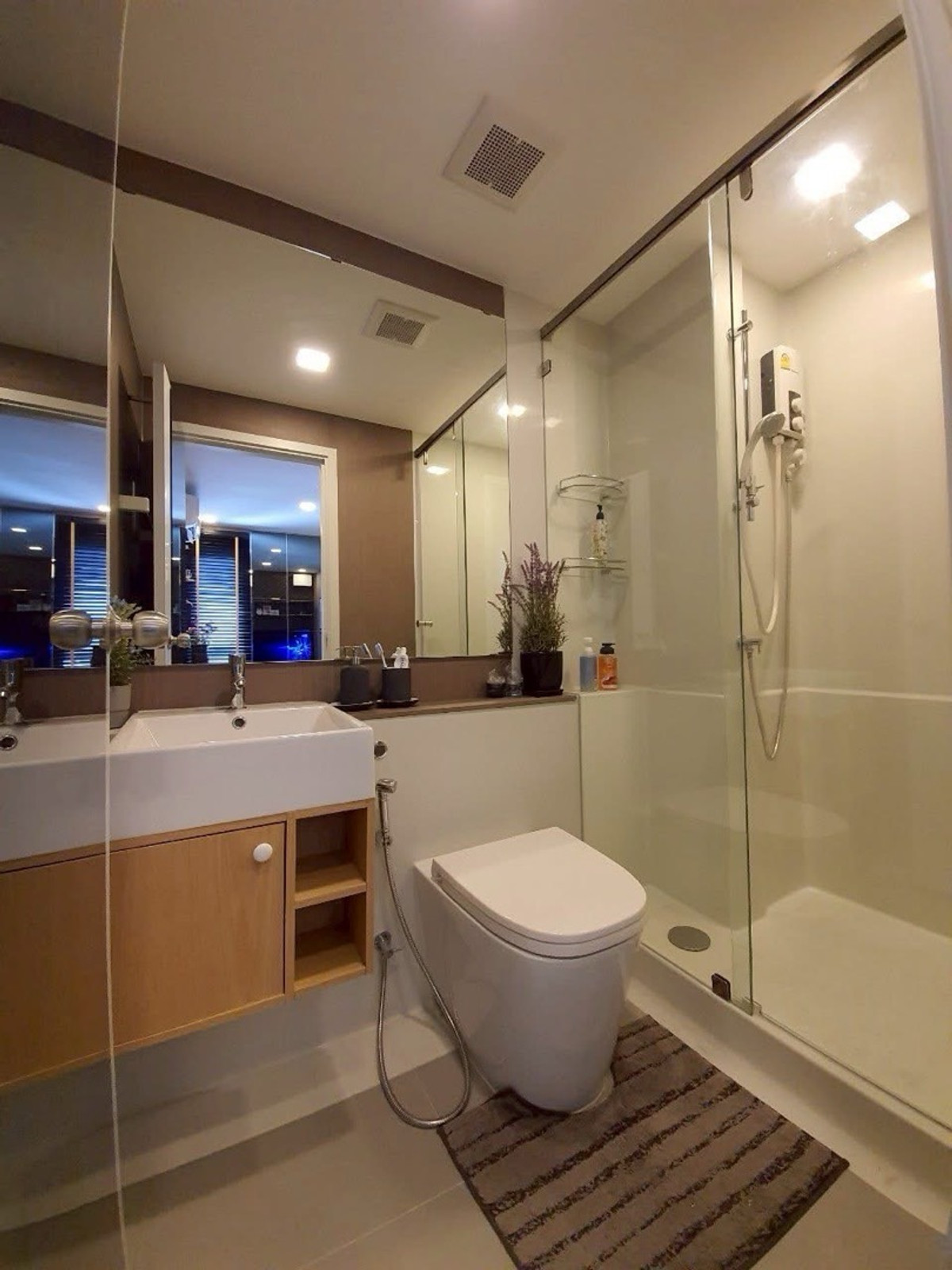 For SaleCondoLadprao, Central Ladprao : 🌈The Tree Lat Phrao 15 📍 Excellent location near MRT Lat Phrao.