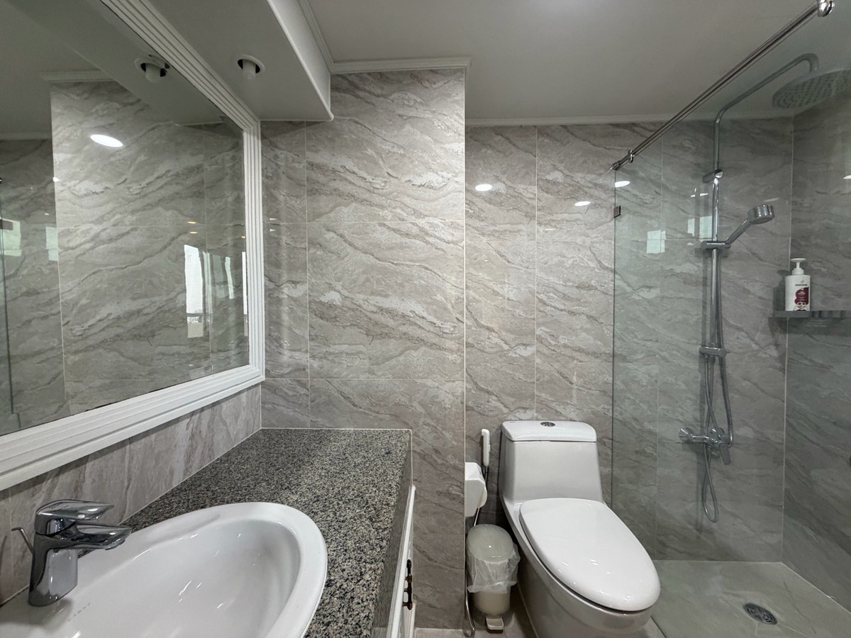 ขายคอนโดพัฒนาการ ศรีนครินทร์ : ฟลอร่าวิลล์ พัฒนาการ คอนโดห้องมุม 122 ตร.ม. ราคาไม่ถึง 6 ล้าน ในกรุงเทพ…ยังมีอยู่จริง