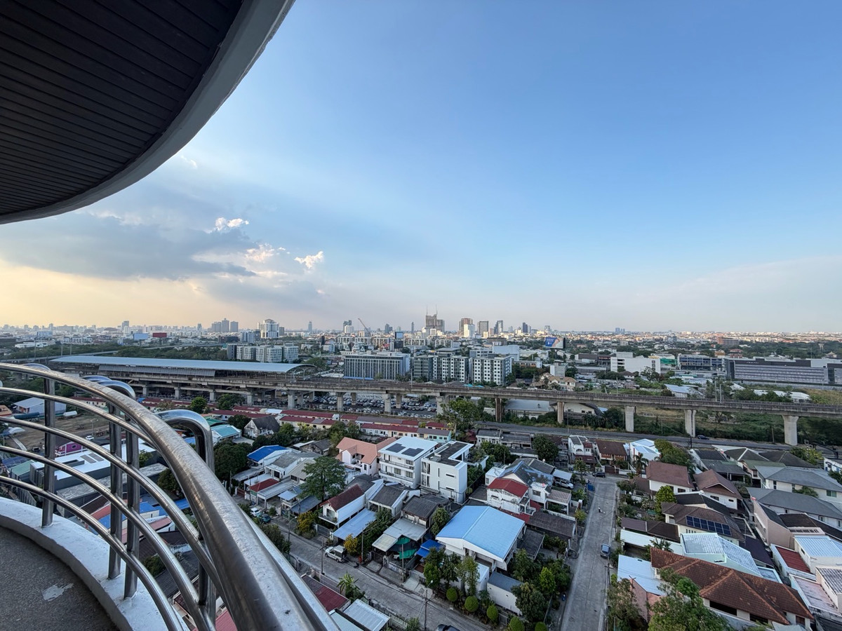 ขายคอนโดพัฒนาการ ศรีนครินทร์ : ฟลอร่าวิลล์ พัฒนาการ คอนโดห้องมุม 122 ตร.ม. ราคาไม่ถึง 6 ล้าน ในกรุงเทพ…ยังมีอยู่จริง