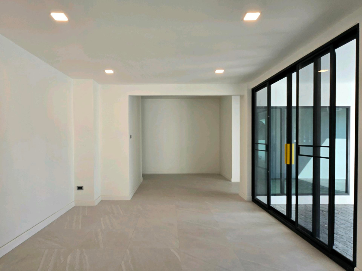 For SaleHome OfficePathum Thani,Rangsit, Thammasat : 🏡 Home office 8 parking spaces, renovated + new extension of the whole house, near Rangsit University 📌