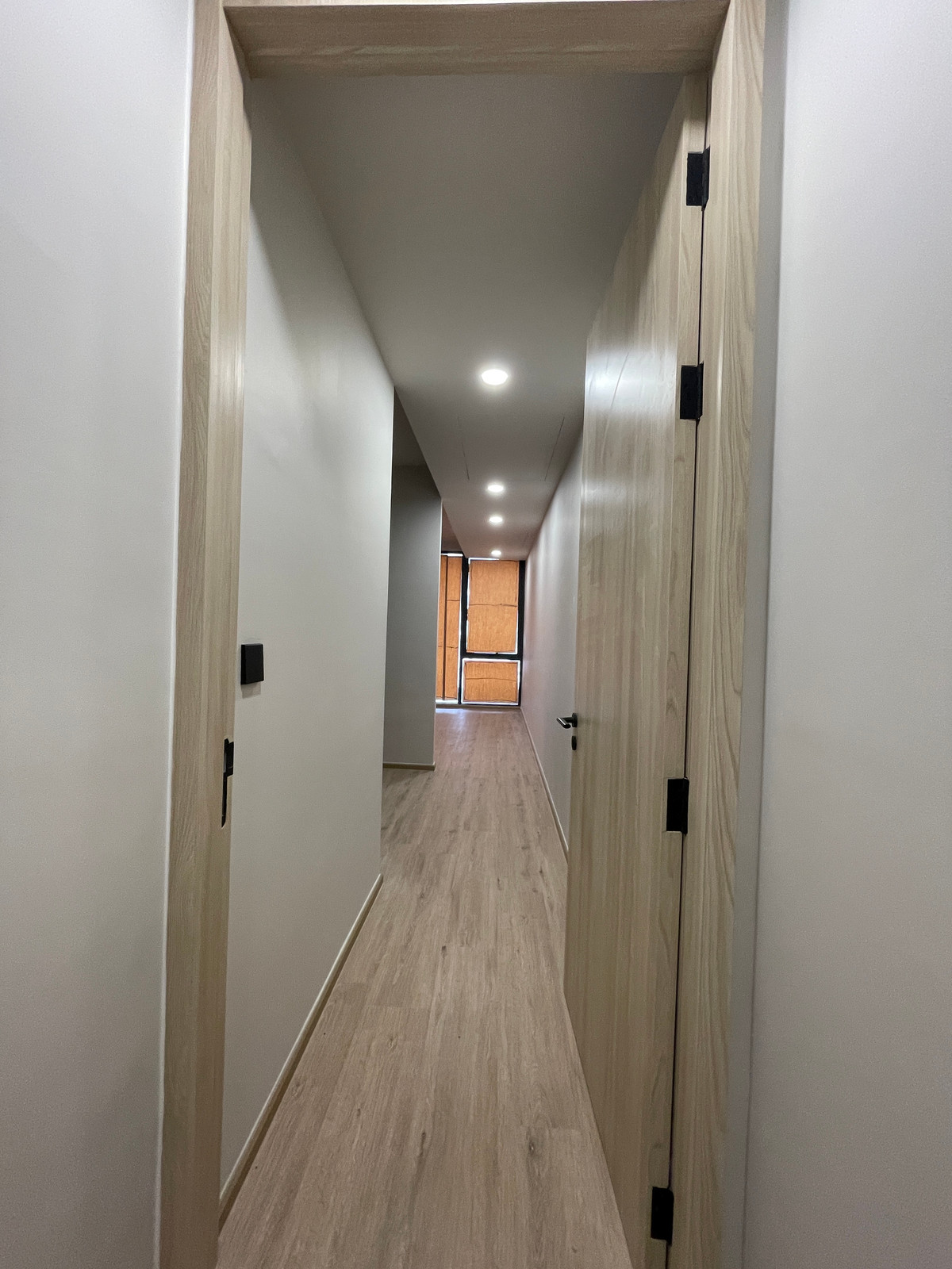 ขายคอนโดอารีย์ อนุสาวรีย์ : [ขายด่วน!] Penthouse ระดับ Rare Item ใจกลางอารีย์ @Aritier Ari | 99 ตร.ม. ที่จอดรถ 150% สัมผัสชีวิตเหนือระดับบนทำเลศักยภาพ "อารีย์สัมพันธ์ 7" ในราคาที่คุ้มค่าที่สุด!