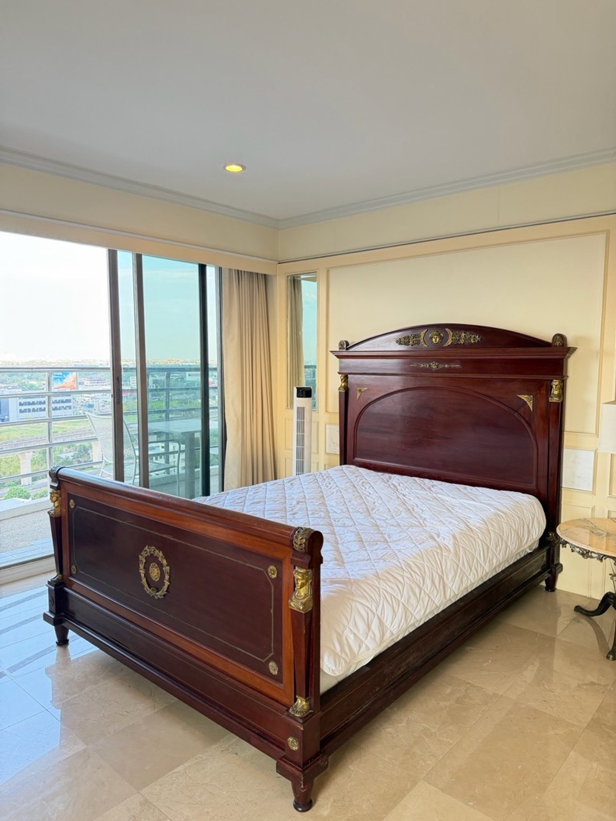 ขายคอนโดพัฒนาการ ศรีนครินทร์ : ฟลอร่าวิลล์ พัฒนาการ คอนโดห้องมุม 122 ตร.ม. ราคาไม่ถึง 6 ล้าน ในกรุงเทพ…ยังมีอยู่จริง