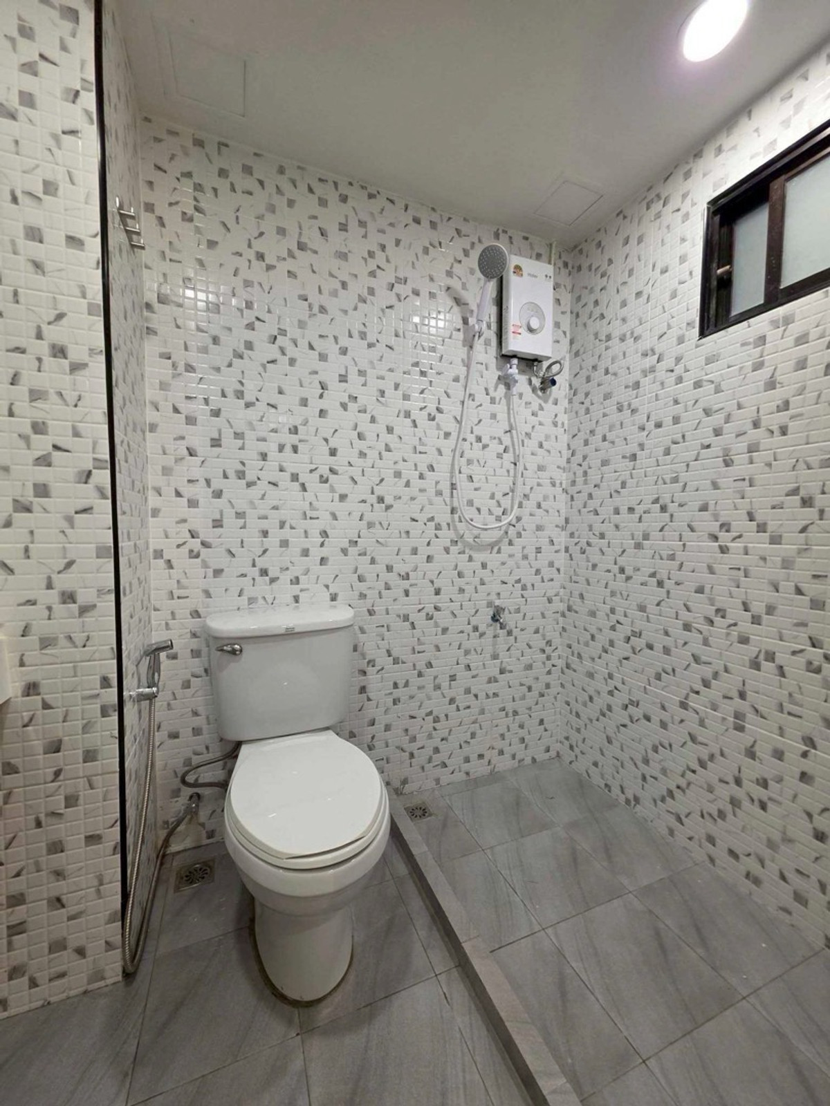 ขายคอนโดท่าพระ ตลาดพลู วุฒากาศ : 💙@condocurator 💙 ขาย Lumpini Place Ratchada - Thapra รีโนเวทใหม่ วิวสระว่ายน้ำ [PM4805]