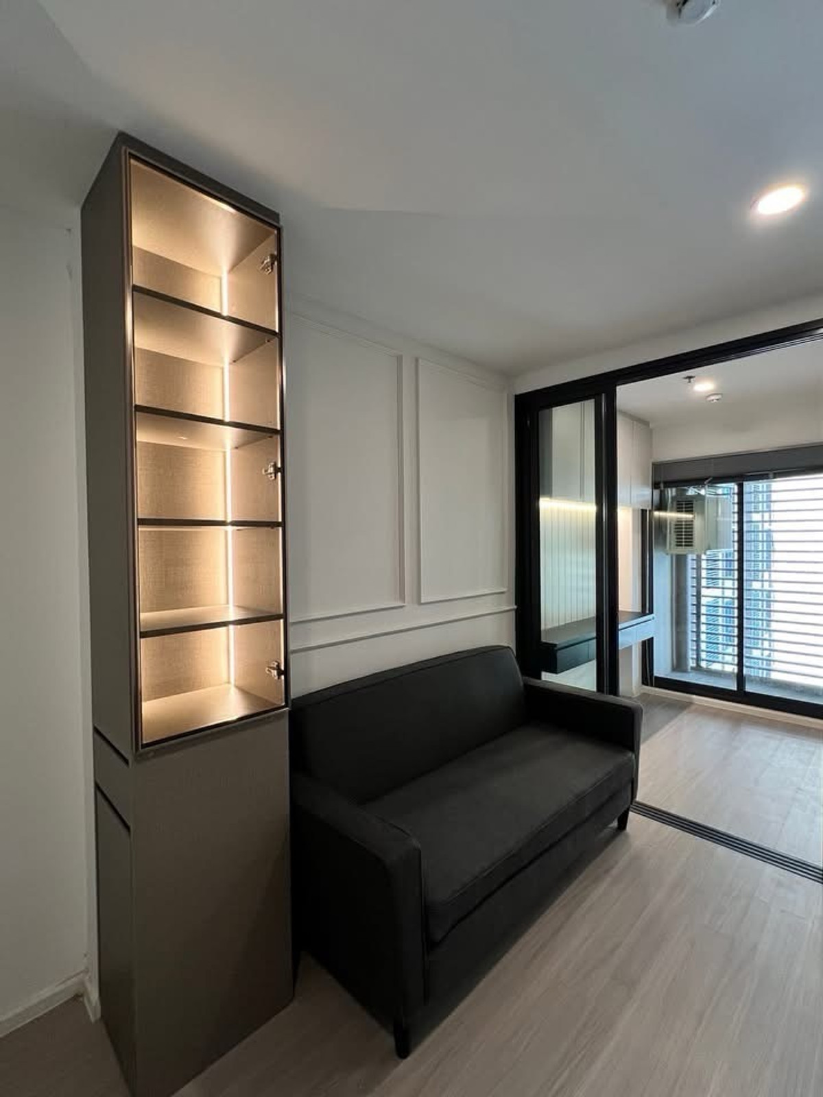 ให้เช่าคอนโดสะพานควาย จตุจักร : 🏢 ขาย / ให้เช่าด่วน คอนโด Denim จตุจักร (High Rise)
(C6902011) 
✨ ห้องใหม่ ตกแต่งเรียบหรู พร้อมส่วนกลางครบครัน ทำเลศักยภาพใจกลางเมือง
 23,000 บาท / เดือน 