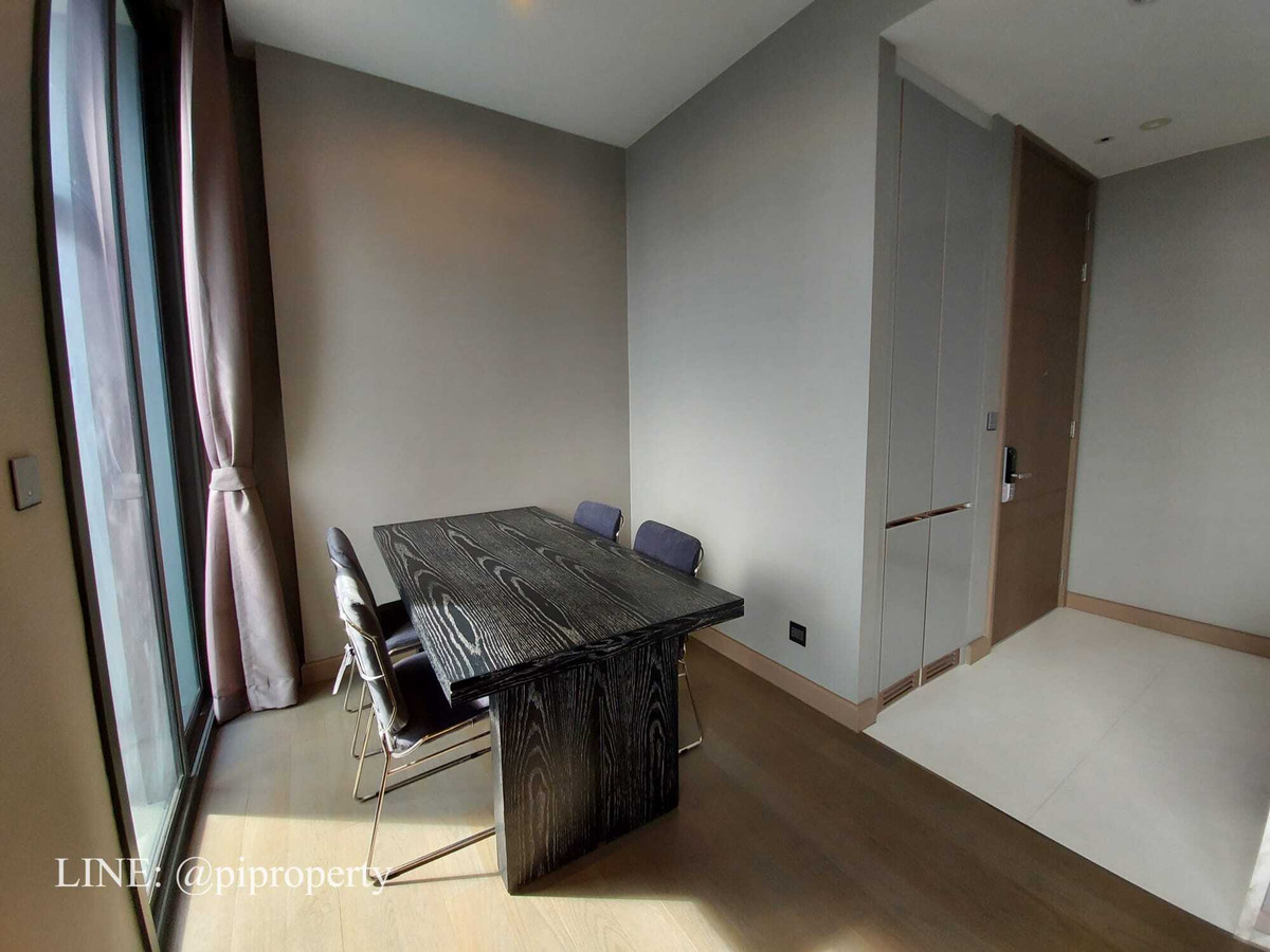 ขายคอนโดพระราม 9 เพชรบุรีตัดใหม่ RCA : ขายห้องชุด 1 ห้องนอนวิวสวย ในโครงการ THE ESSE at SINGHA COMPLEX สถานีรถไฟฟ้า MRT เพชรบุรี 0 เมตร ย่านอ่าวสเก - พระราม 9