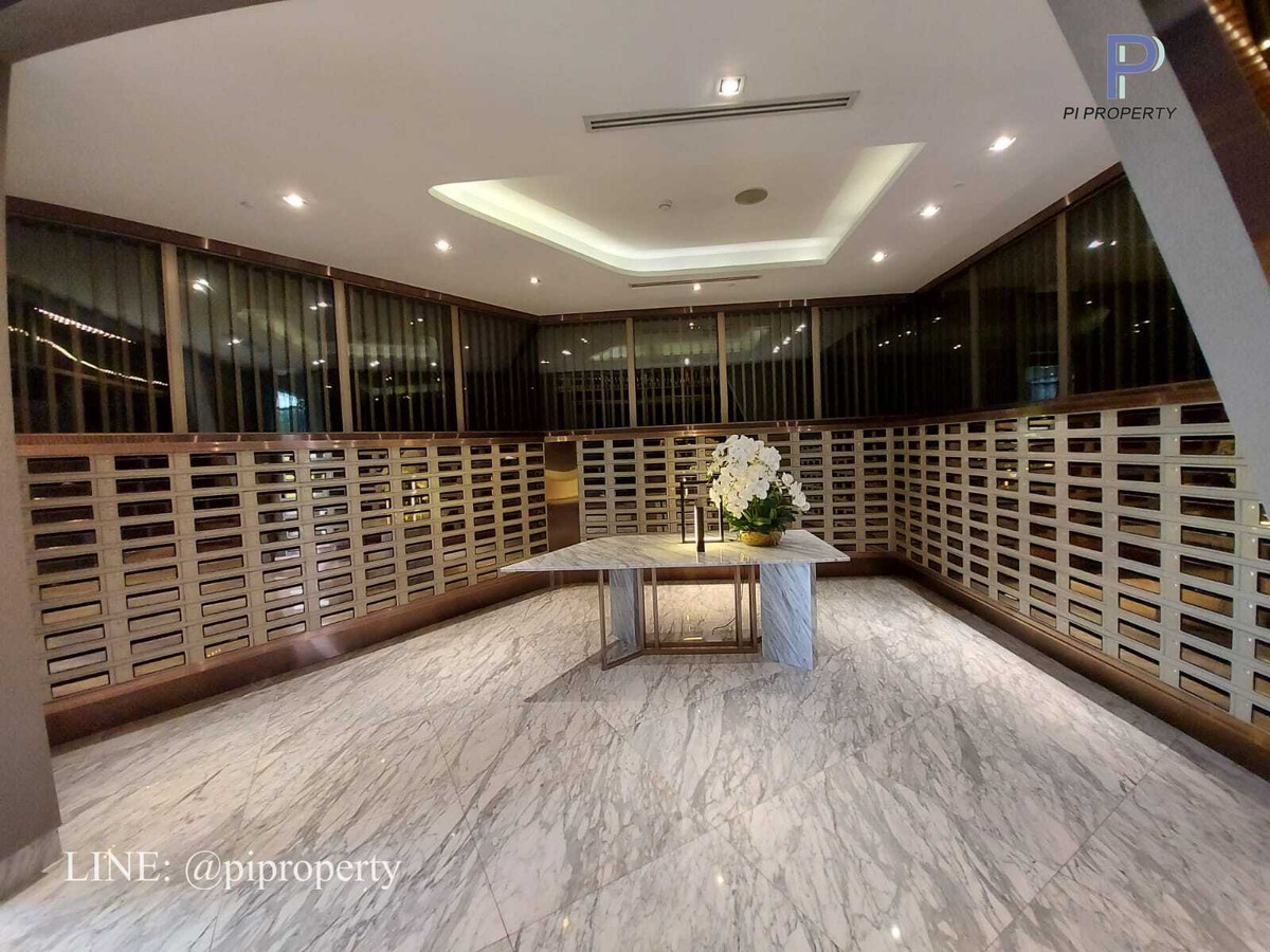 ขายคอนโดพระราม 9 เพชรบุรีตัดใหม่ RCA : ขายห้องชุด 1 ห้องนอนวิวสวย ในโครงการ THE ESSE at SINGHA COMPLEX สถานีรถไฟฟ้า MRT เพชรบุรี 0 เมตร ย่านอ่าวสเก - พระราม 9