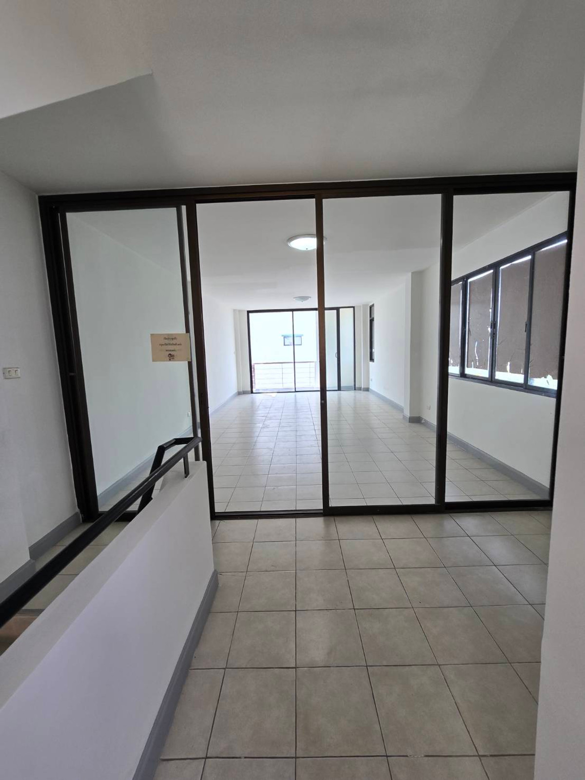 ขายอาคารพาณิชย์นวมินทร์ รามอินทรา :  อาคารพาณิชย์ เดอะวิลเลจ ปัญญา-อินทรา The Village Panya-Intra รีโนเวทใหม่ ใกล้ซาฟารีเวิลด์