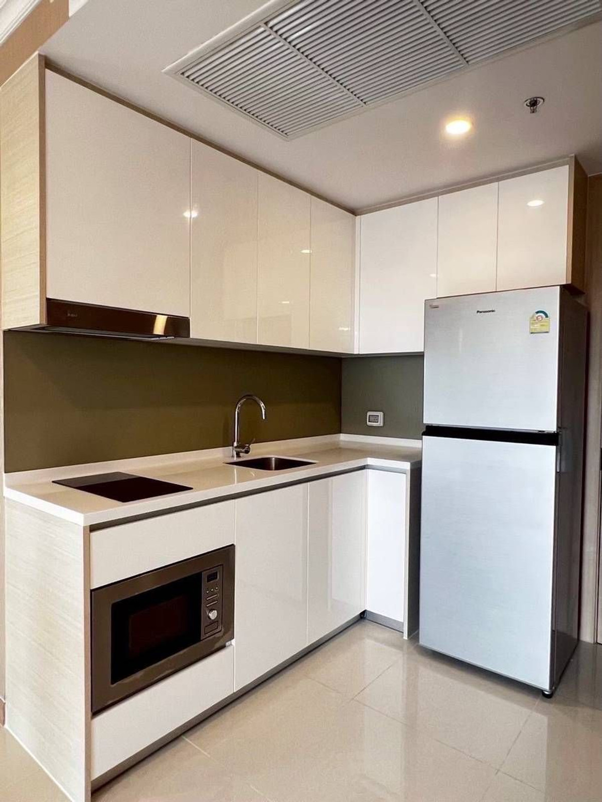 For SaleCondoPattaya, Bangsaen, Chonburi : For Sale Condo The Riviera Jomtien (S03-2644)