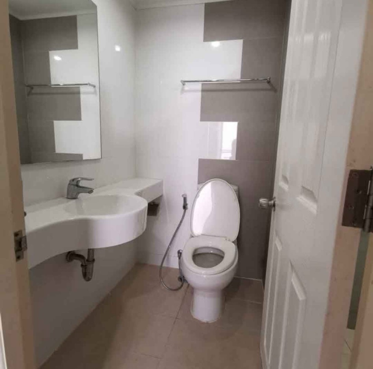 For RentCondoKasetsart, Ratchayothin : ** For rent Lumpini Place Ratchayothin **