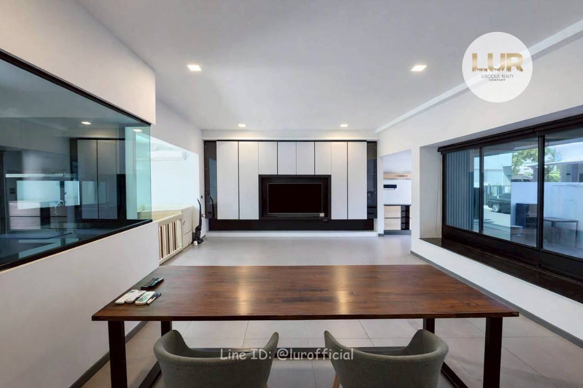 ขายทาวน์โฮมบางนา แบริ่ง ลาซาล : ✨ Luxury Town Home for Sale ✨ Vive Bangna KM.7 : วีเว่ บางนา กม.7 