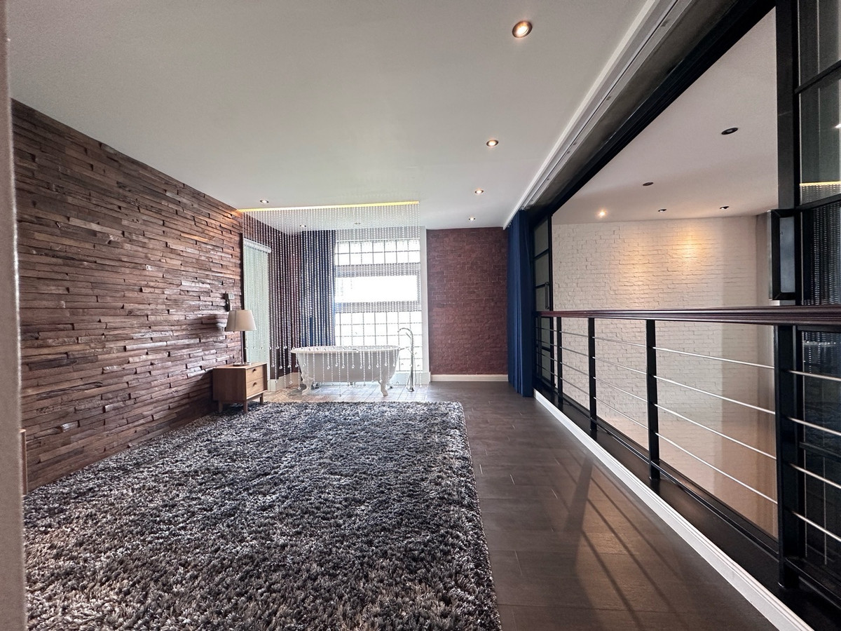 For SaleCondoOnnut, Udomsuk : 4 bedrooms for sale, price 25.7 MB, pets allowed. 
Call 0808144488