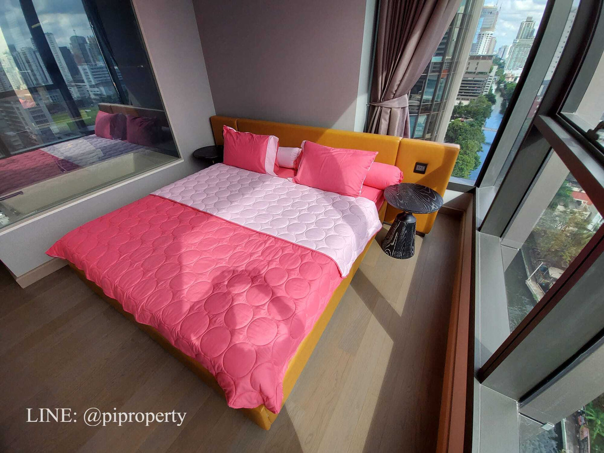 ขายคอนโดพระราม 9 เพชรบุรีตัดใหม่ RCA : ขายห้องชุด 1 ห้องนอนวิวสวย ในโครงการ THE ESSE at SINGHA COMPLEX สถานีรถไฟฟ้า MRT เพชรบุรี 0 เมตร ย่านอ่าวสเก - พระราม 9