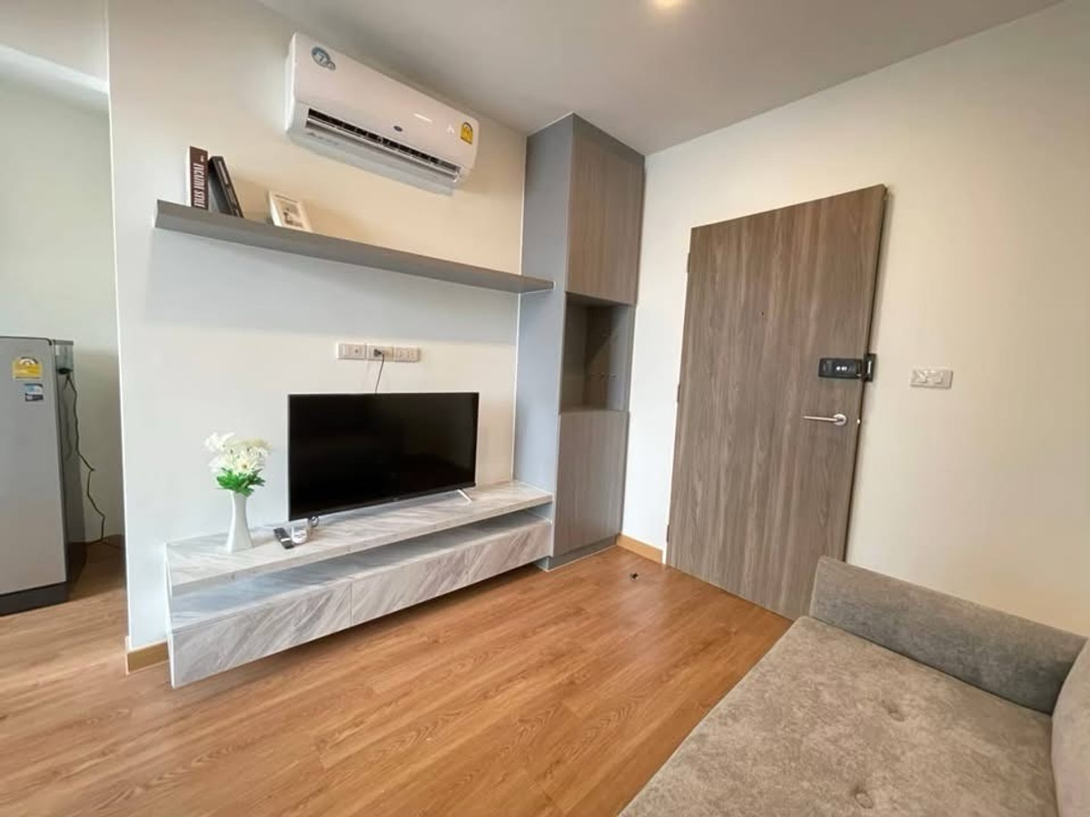 For RentCondoNawamin, Ramindra : 🏢 Magnix Ramintra 21 (Magnix Ramintra 21)
✨ The room is decorated and ready to move in. Near the Pink Line MRT

🚆 Near MRT Pink Line, Lat Pla Khao Station, only 300 meters.

💰 Rental price 12,000 baht / month