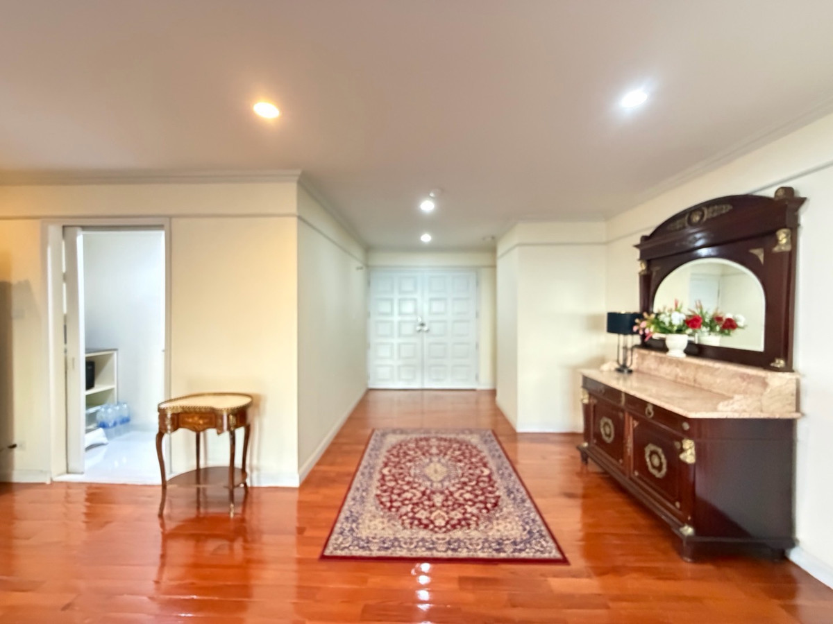 ขายคอนโดพัฒนาการ ศรีนครินทร์ : ฟลอร่าวิลล์ พัฒนาการ คอนโดห้องมุม 122 ตร.ม. ราคาไม่ถึง 6 ล้าน ในกรุงเทพ…ยังมีอยู่จริง