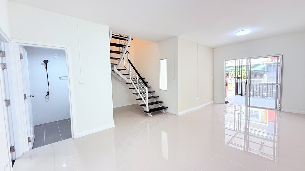 ขายทาวน์โฮมปทุมธานี รังสิต ธรรมศาสตร์ : ขายทาวน์เฮาส์ 2 ชั้น หมู่บ้านพฤกษา 64/2 คลอง 3 แต่งสวย Minimal