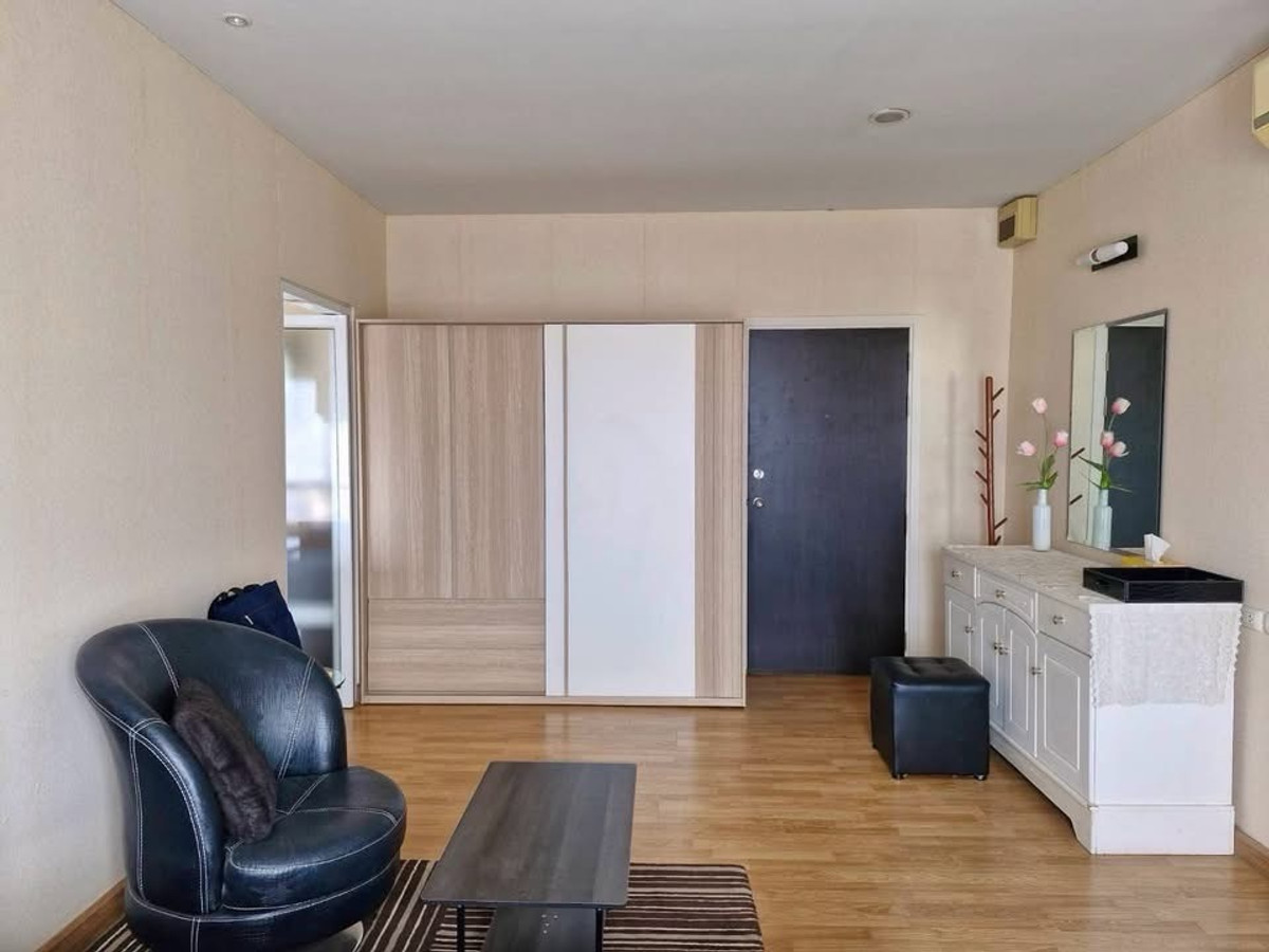 ให้เช่าคอนโดภูเก็ต : 🏢 ให้เช่า THE TREE CONDO โชคชัยสี่
✨ ห้อง Suite ขนาดใหญ่ ห้องเดียวของโครงการ
🌇 ชั้นบนสุด วิวโล่ง เงียบ เป็นส่วนตัว

💰 ค่าเช่า 15,000 บาท / เดือน