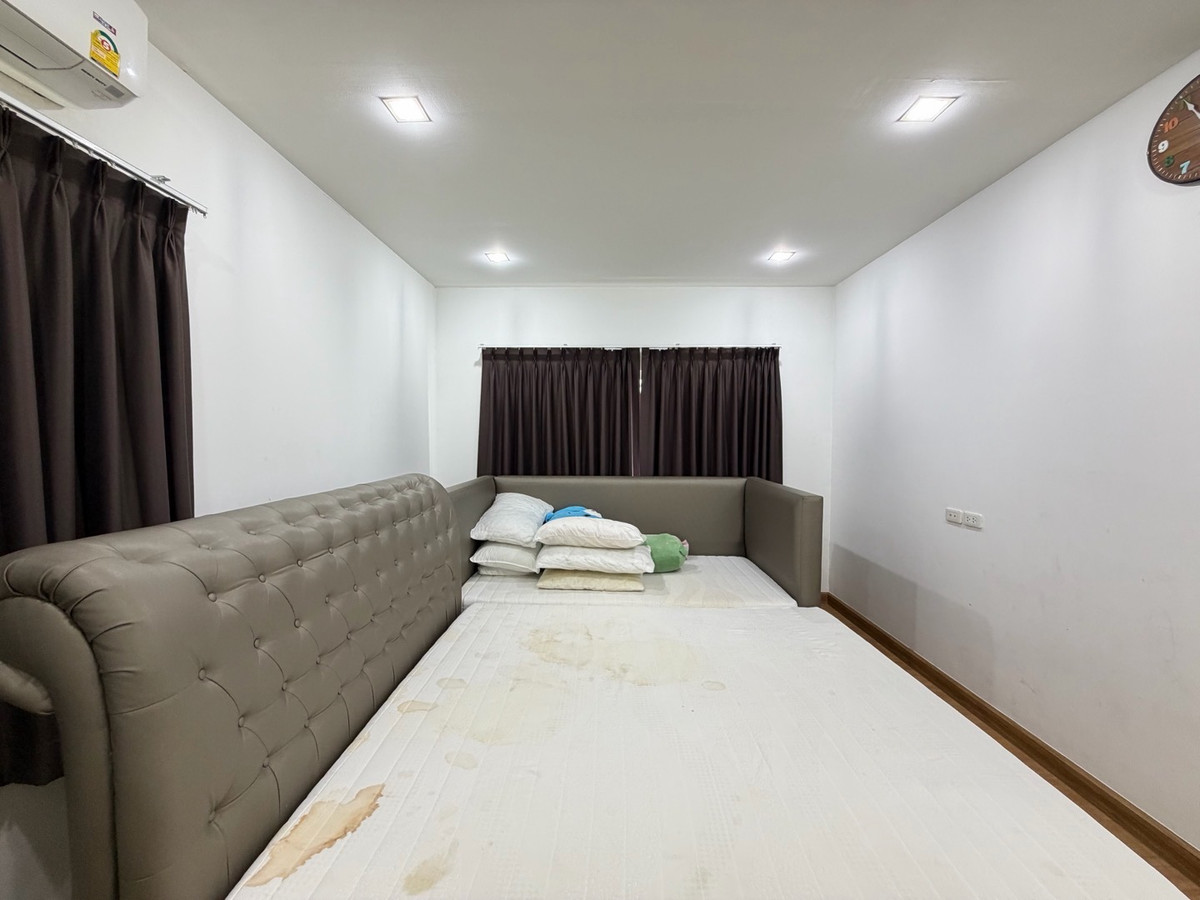 ขายโชคชัย4 ลาดพร้าว71 : โกลเด้น ทาวน์ ลาดพร้าว-เกษตรนวมินทร์ บ้านแฝด 4 ห้องนอน ในโซนนวมินทร์ ราคาไม่ถึง 7 ล้าน…ตอนนี้ยังมีอยู่จริง