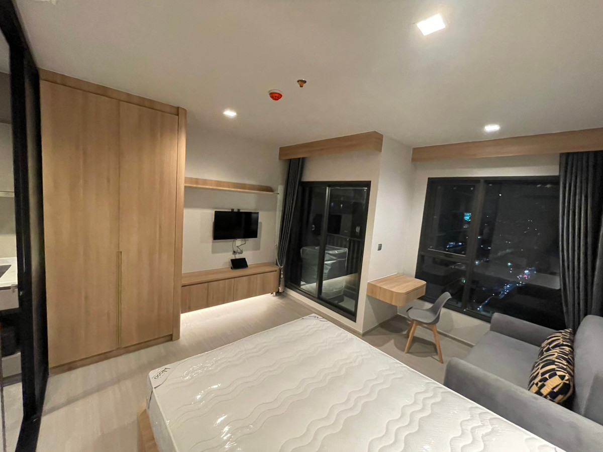 For RentCondoRama9, Petchburi, RCA : ⚡️Flash Deal⚡️Life asoke rama9 🔥Studio 26 Sqm🔥 next to Mrt rama9, newly renovated room 16,500 💵 If interested, contact Putter 0928895628 line : plustor_ss