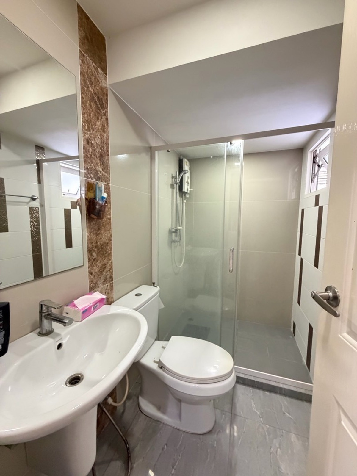 ขายโชคชัย4 ลาดพร้าว71 : โกลเด้น ทาวน์ ลาดพร้าว-เกษตรนวมินทร์ บ้านแฝด 4 ห้องนอน ในโซนนวมินทร์ ราคาไม่ถึง 7 ล้าน…ตอนนี้ยังมีอยู่จริง