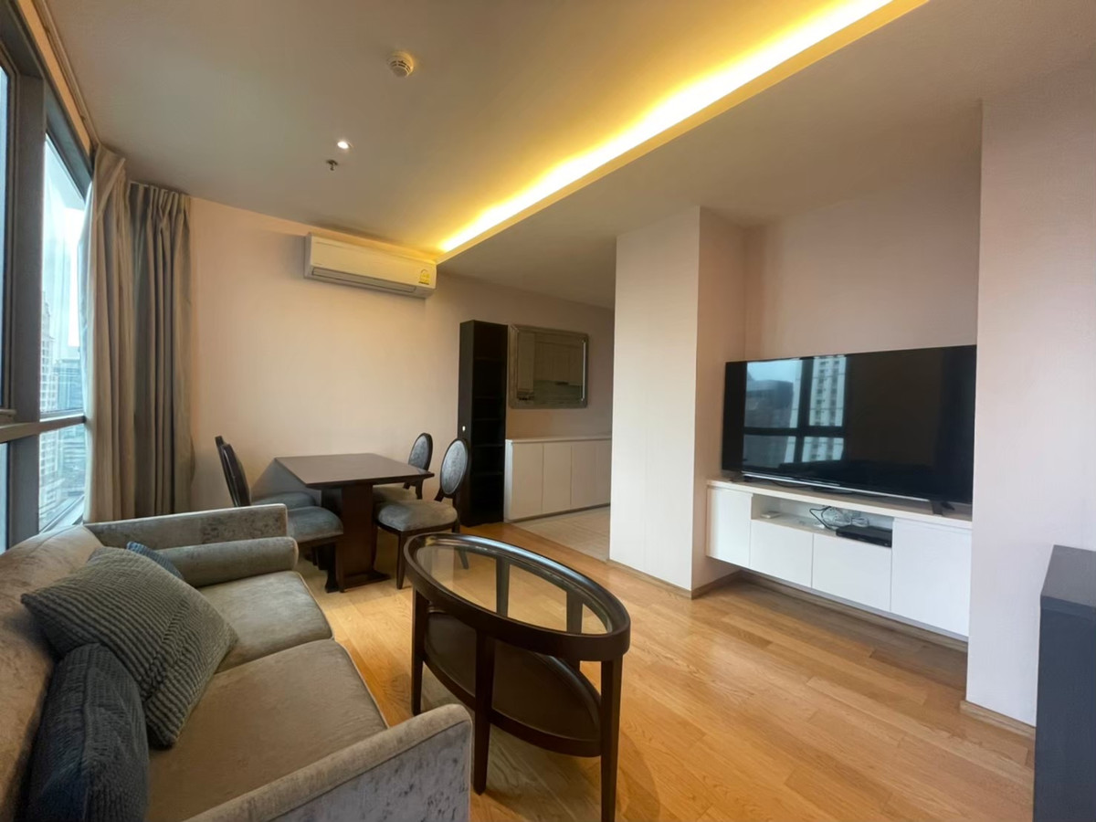 For SaleCondoSukhumvit, Asoke, Thonglor : H Sukhumvit 43 / High-floor unit, open view, prime Phrom Phong location. / 2 bed 57 sq.m.Tel. 0937890899