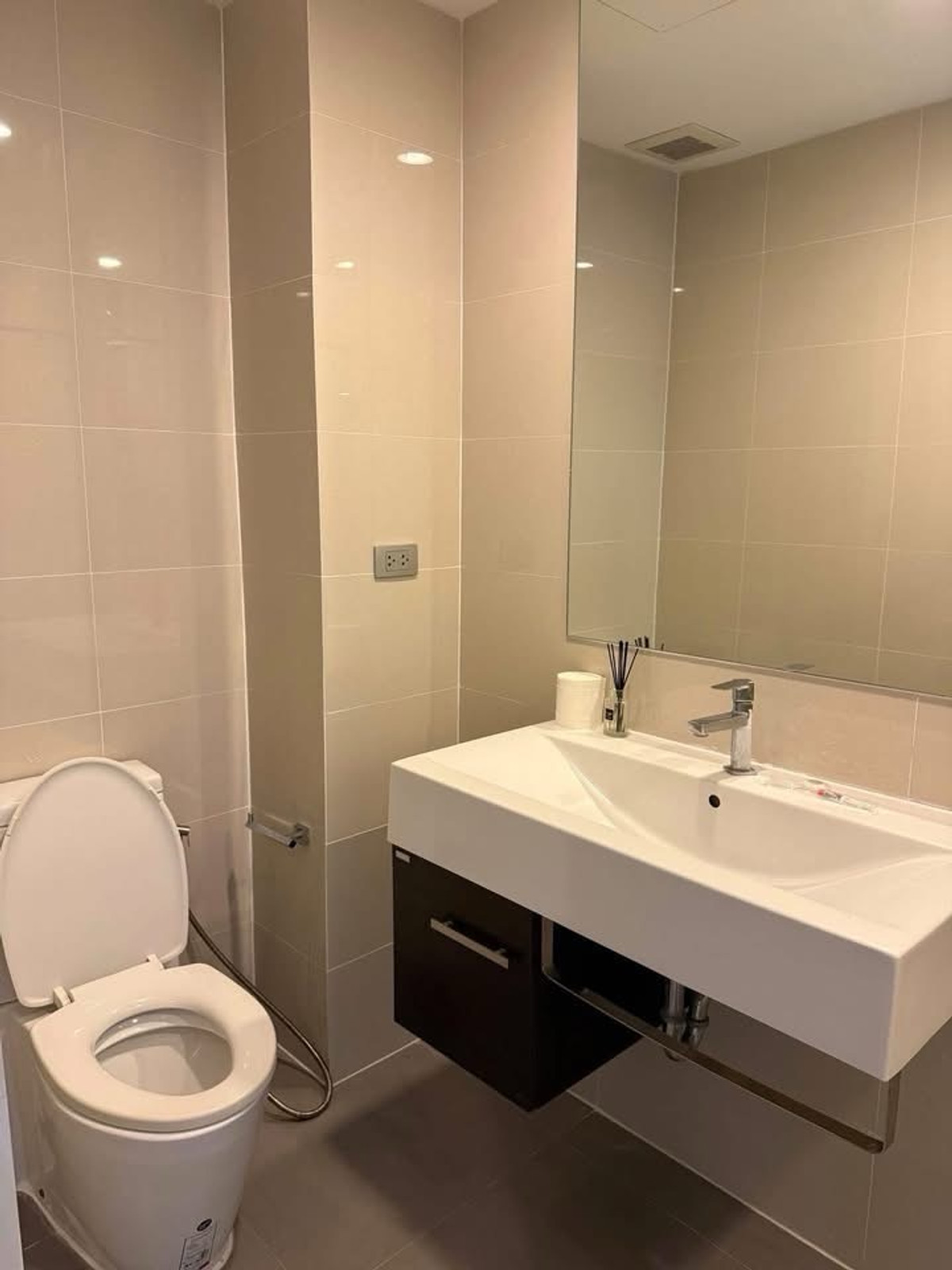 For RentCondoOnnut, Udomsuk : Rent 16,000 baht / month