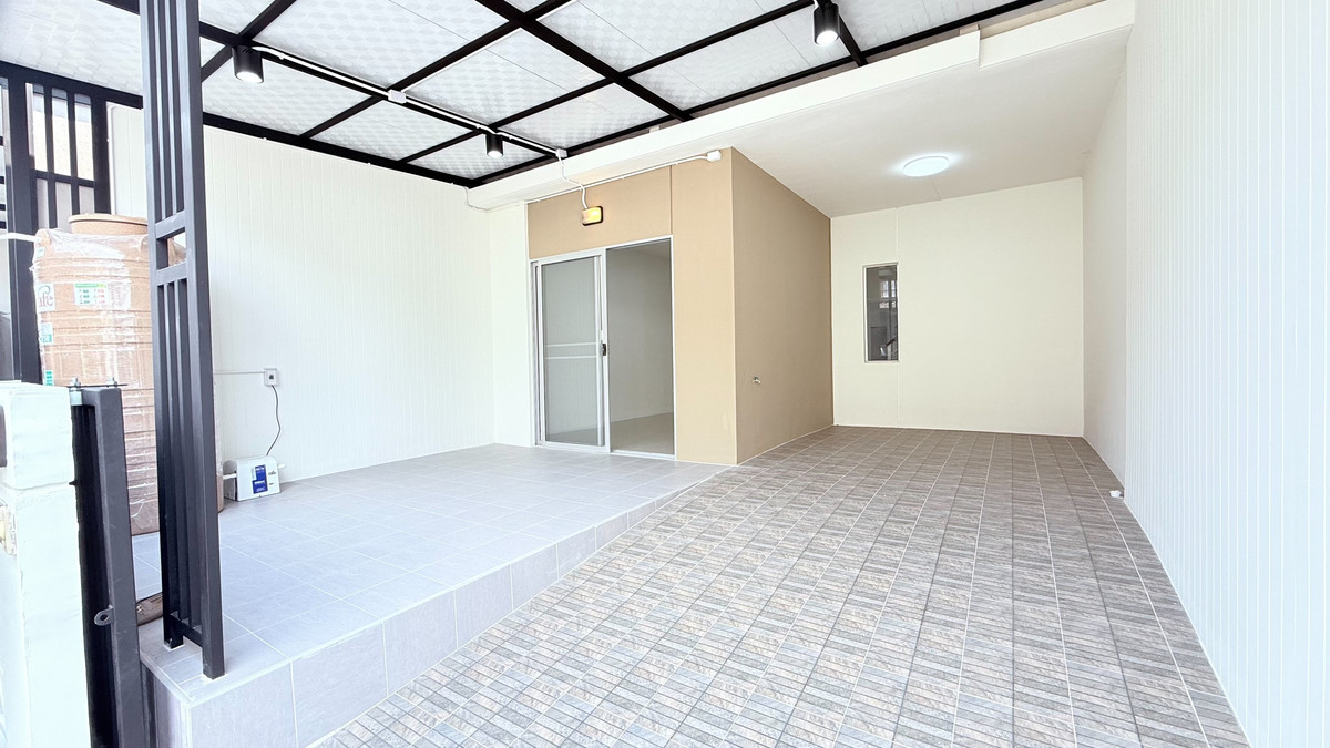 ขายทาวน์โฮมปทุมธานี รังสิต ธรรมศาสตร์ : ขายทาวน์เฮาส์ 2 ชั้น หมู่บ้านพฤกษา 64/2 คลอง 3 แต่งสวย Minimal