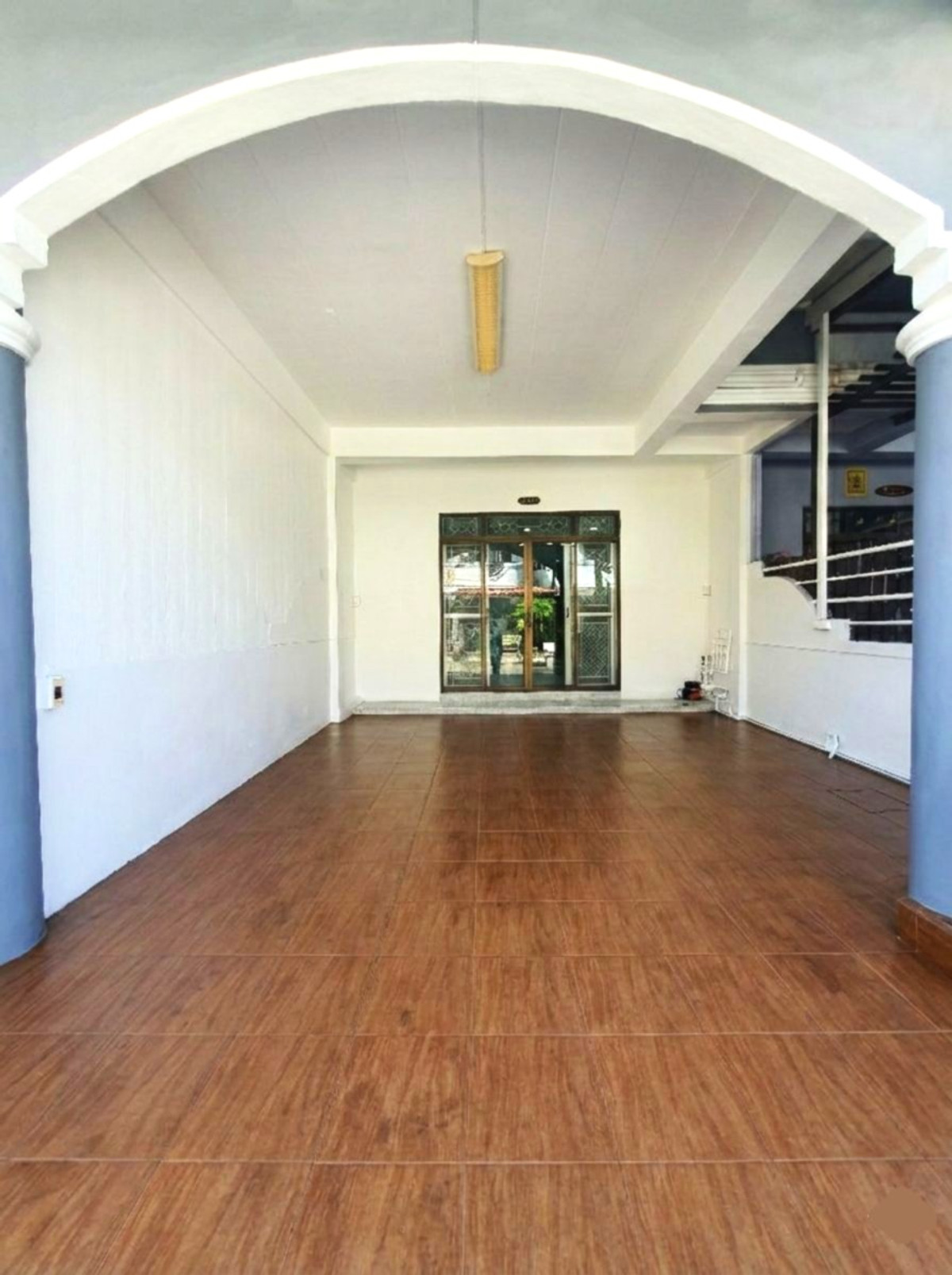 ขายทาวน์โฮมมีนบุรี-ร่มเกล้า : ขายทาวน์เฮ้าส์ หมู่บ้านรุ่งกิจวิลล่า11 รีโนเวทใหม่ทั้งหลัง ราคาถูก ฟรีโอน !  