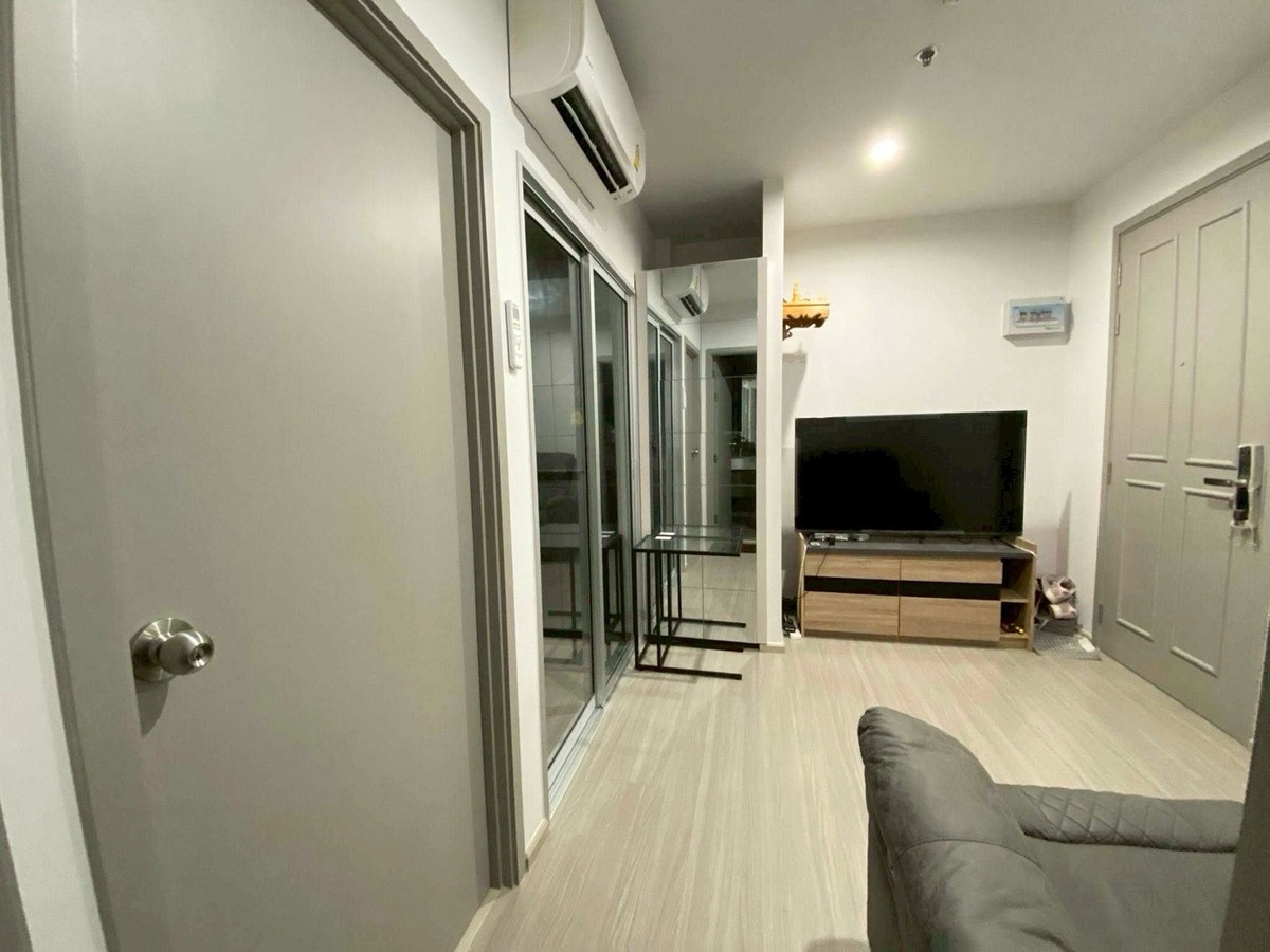 For RentCondoBang kae, Phetkasem : 💙@condocurator 💙 For rent The Parkland Phetkasem 56, fully furnished. There is a washing machine [PM1122]