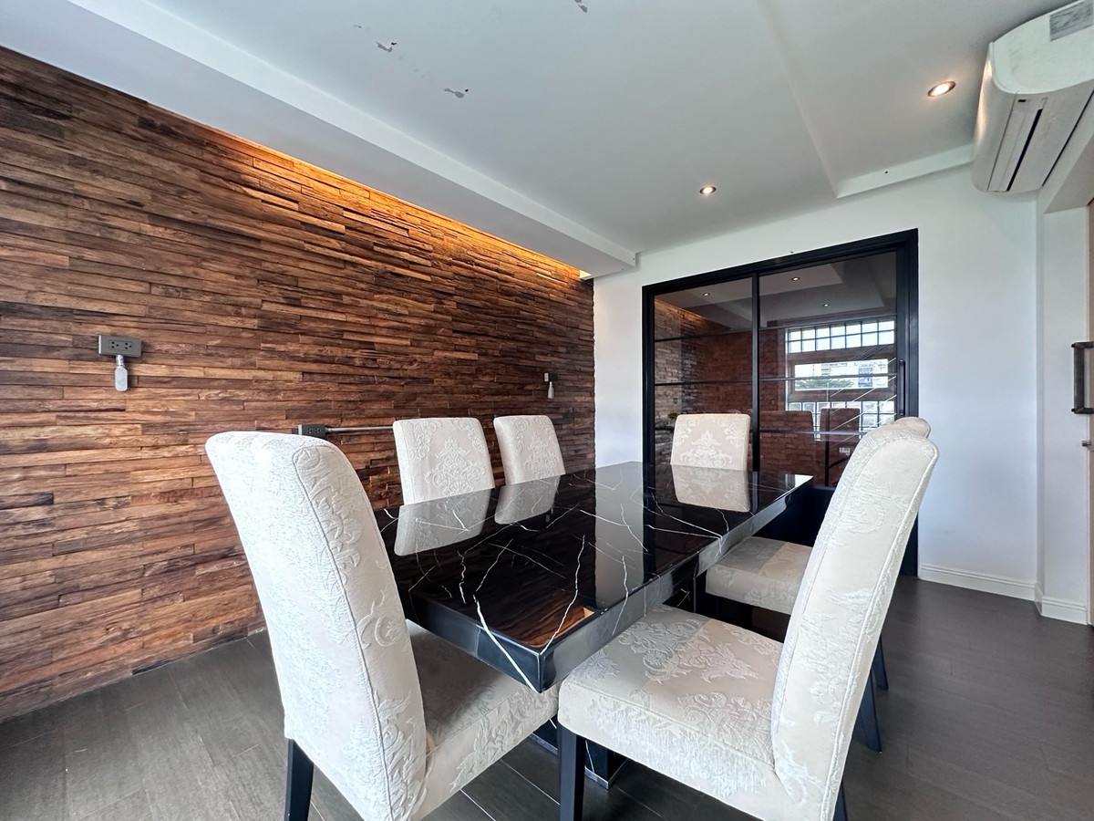 For SaleCondoOnnut, Udomsuk : 4 bedrooms for sale, price 25.7 MB, pets allowed. 
Call 0808144488