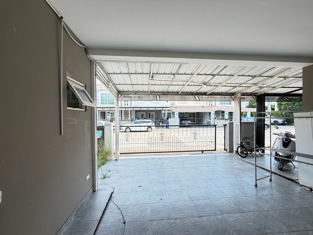 ขายโชคชัย4 ลาดพร้าว71 : โกลเด้น ทาวน์ ลาดพร้าว-เกษตรนวมินทร์ บ้านแฝด 4 ห้องนอน ในโซนนวมินทร์ ราคาไม่ถึง 7 ล้าน…ตอนนี้ยังมีอยู่จริง