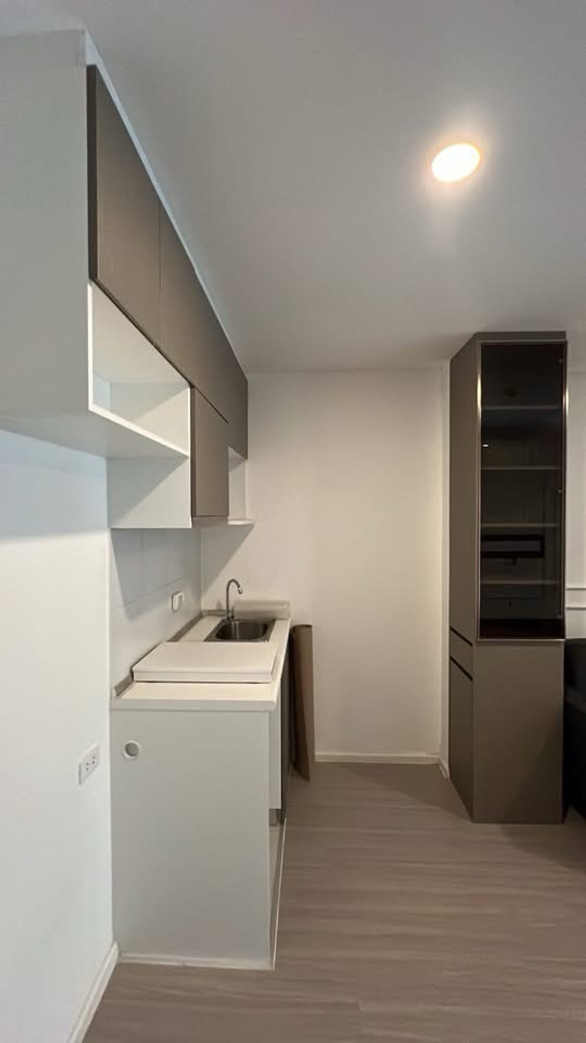 ให้เช่าคอนโดสะพานควาย จตุจักร : 🏢 ขาย / ให้เช่าด่วน คอนโด Denim จตุจักร (High Rise)
(C6902011) 
✨ ห้องใหม่ ตกแต่งเรียบหรู พร้อมส่วนกลางครบครัน ทำเลศักยภาพใจกลางเมือง
 23,000 บาท / เดือน 