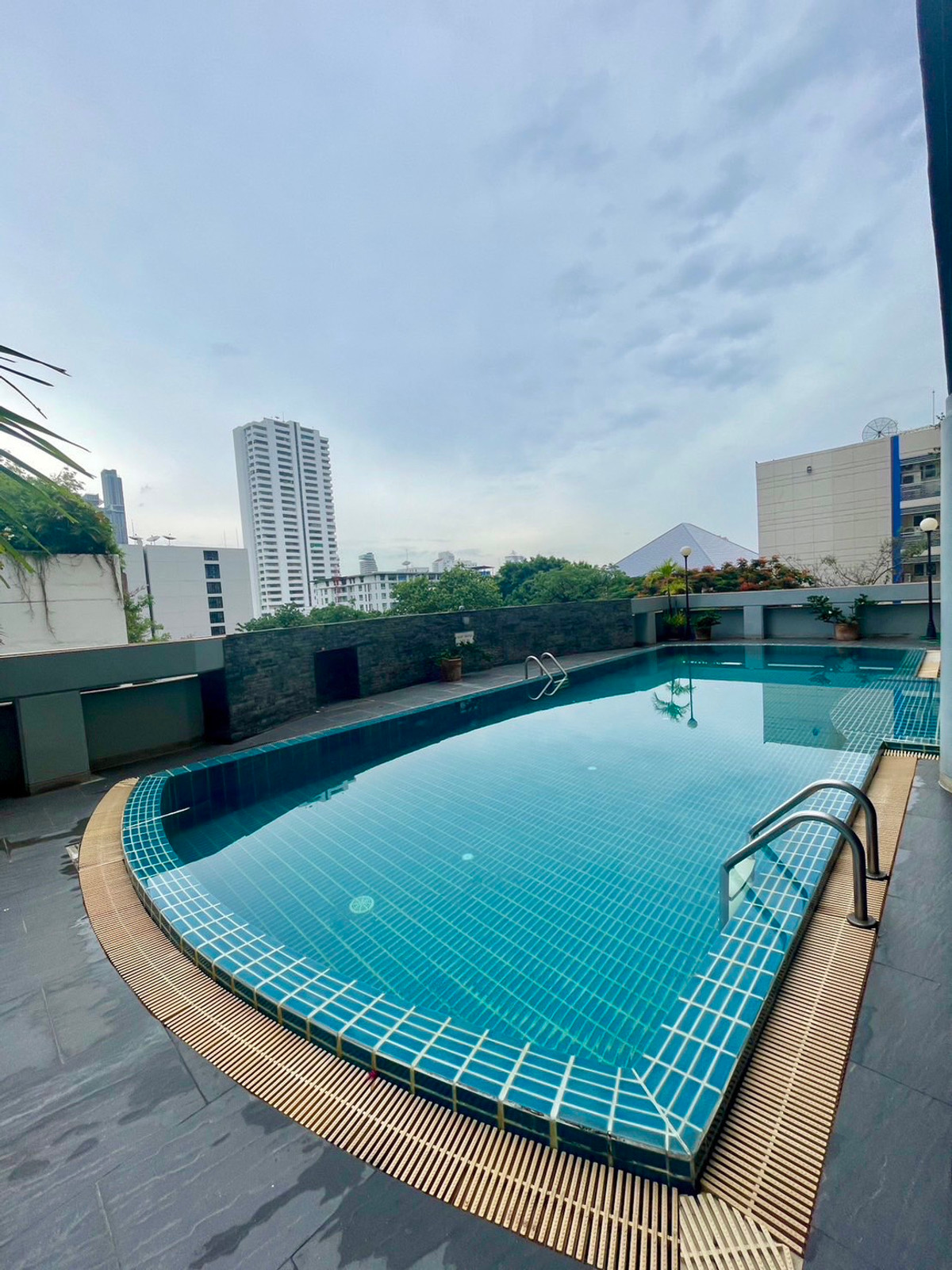 For SaleCondoSukhumvit, Asoke, Thonglor : ✨Le Premier 2✨2 beds 2 baths, Size 122 sqm., near BTS / MRT Thonglor (0.75 km) Tel.0982645161 