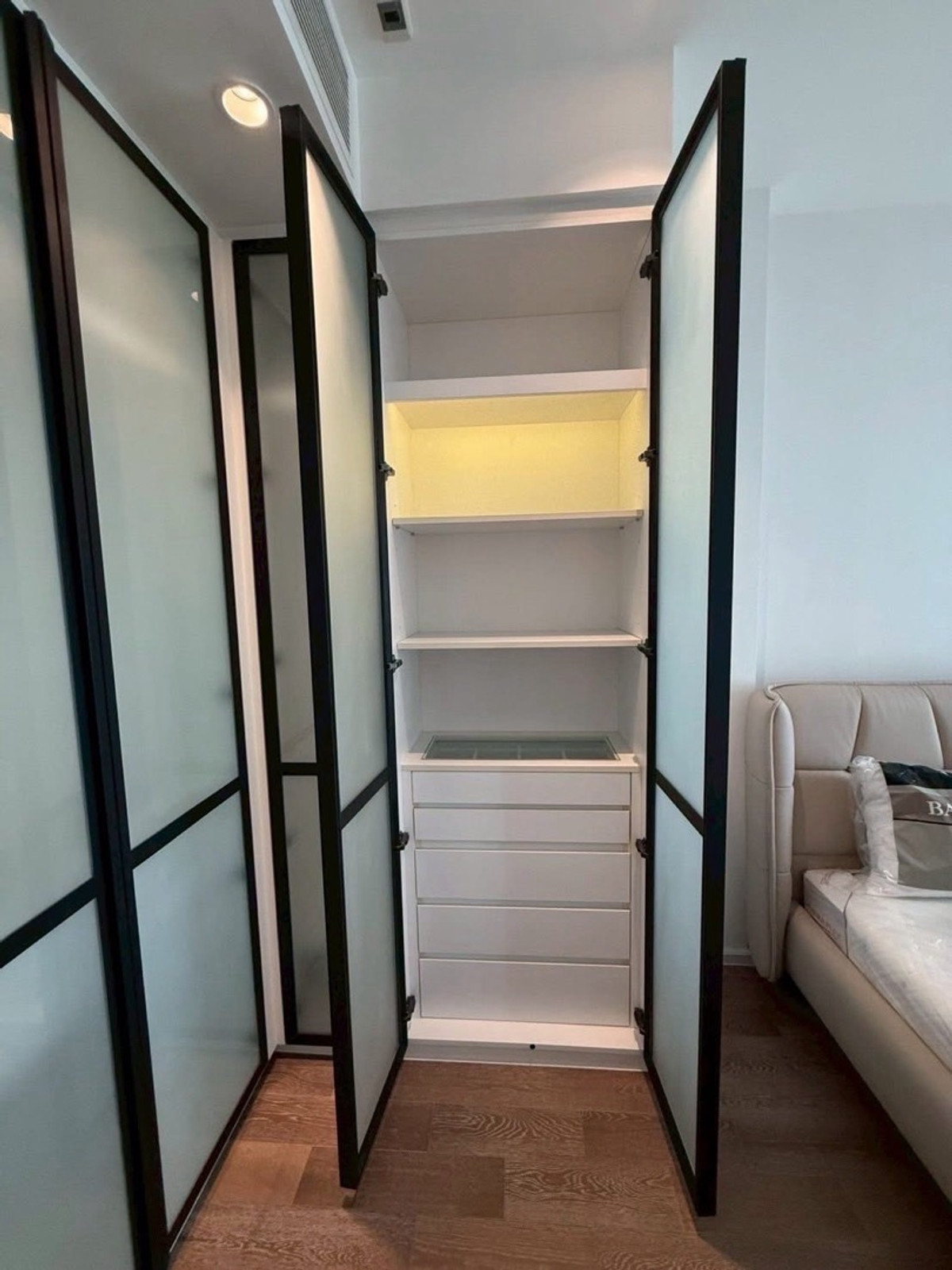 For RentCondoSukhumvit, Asoke, Thonglor : Pet Friendly Condo for Rent Near BTS Asok and MRT Sukhumvit at Muniq Sukhumvit 23
